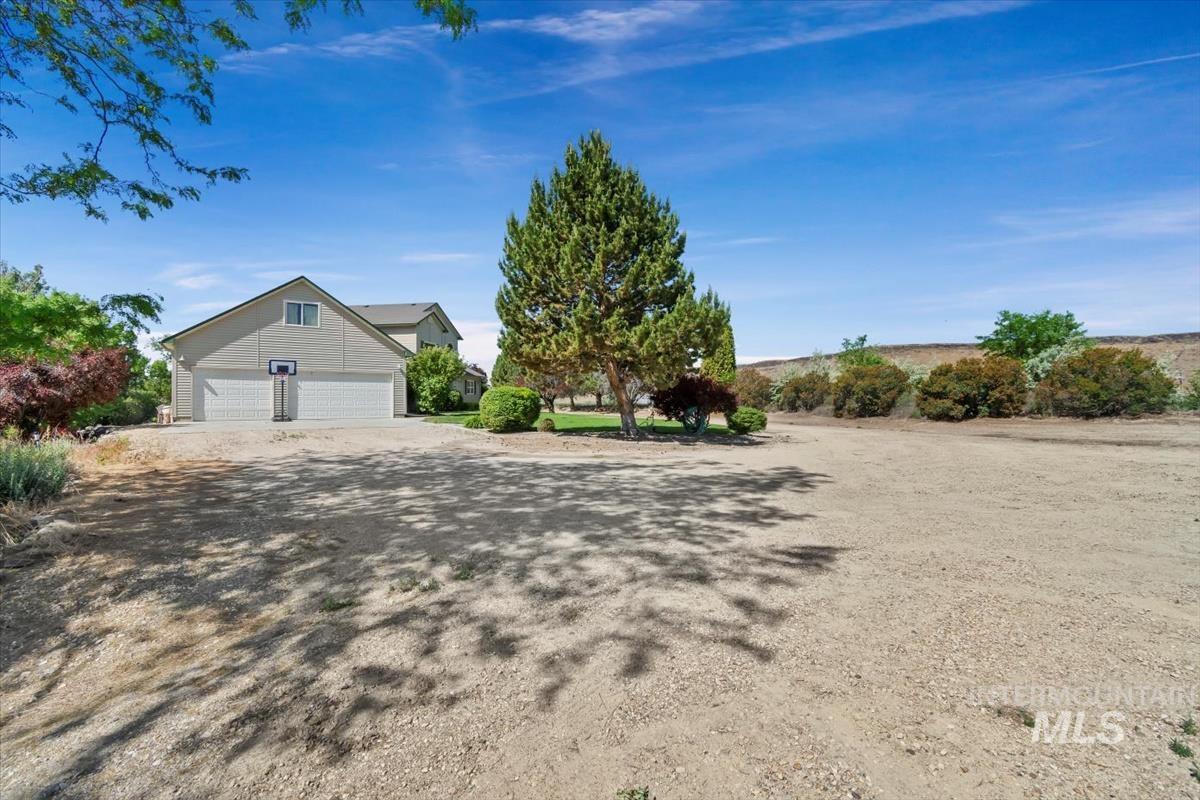 408 Hill RD S, Melba, Idaho 83641, 5 Bedrooms, 3.5 Bathrooms, Residential For Sale, Price $909,900, 98969843