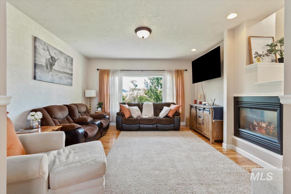 408 Hill RD S, Melba, Idaho 83641, 5 Bedrooms, 3.5 Bathrooms, Residential For Sale, Price $909,900, 98969843