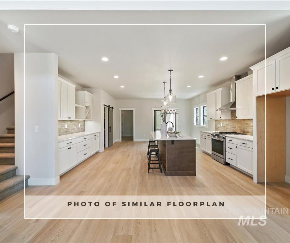 158 N Edgewood Ln, Eagle, Idaho 83616, 3 Bedrooms, 2.5 Bathrooms, Residential For Sale, Price $579,900,MLS 98969845