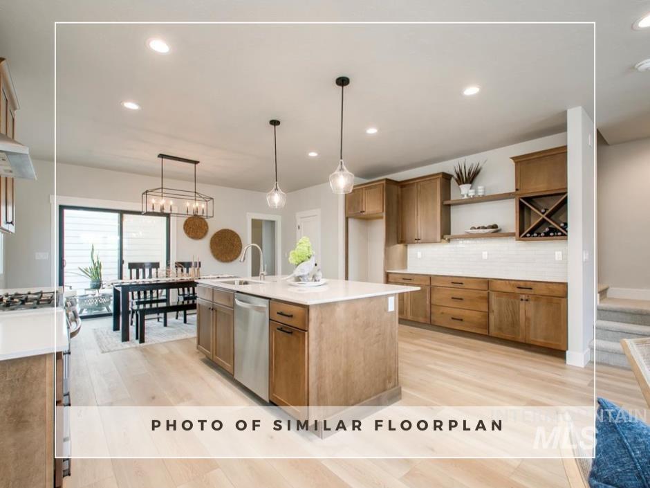 158 N Edgewood Ln, Eagle, Idaho 83616, 3 Bedrooms, 2.5 Bathrooms, Residential For Sale, Price $579,900, 98969845