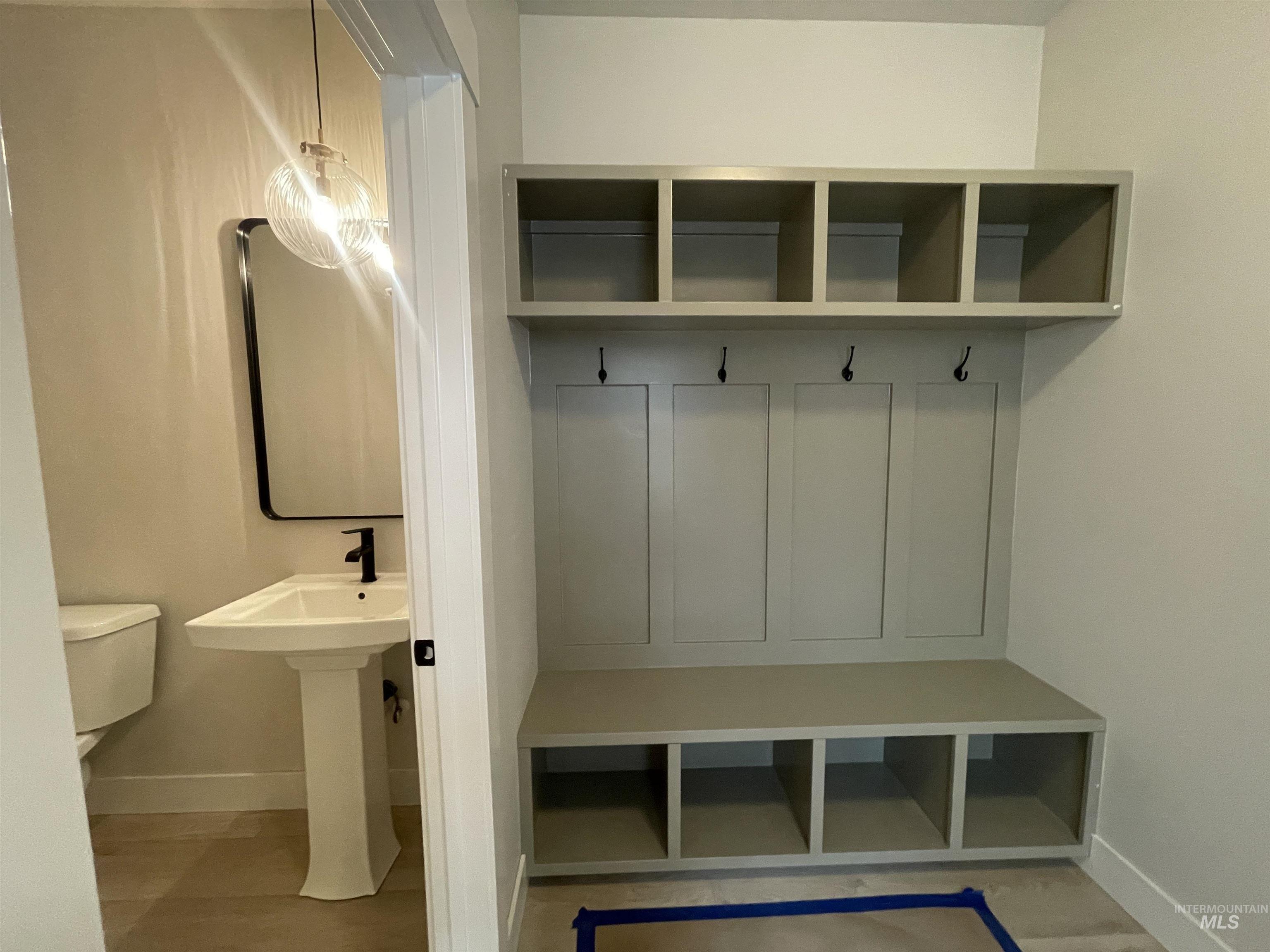 158 N Edgewood Ln, Eagle, Idaho 83616, 3 Bedrooms, 2.5 Bathrooms, Residential For Sale, Price $579,900,MLS 98969845