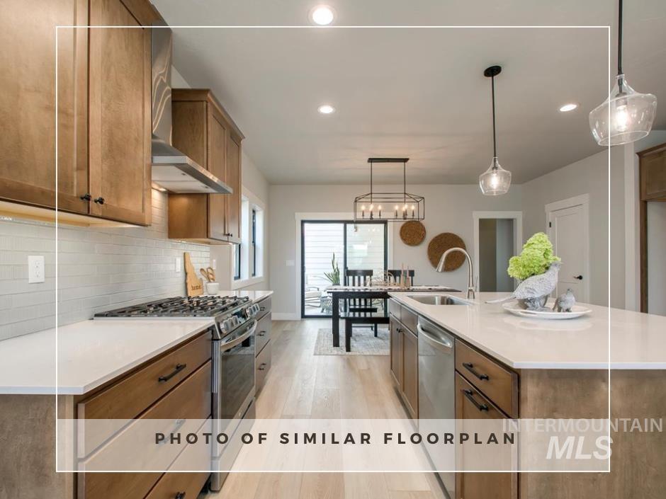 158 N Edgewood Ln, Eagle, Idaho 83616, 3 Bedrooms, 2.5 Bathrooms, Residential For Sale, Price $579,900, 98969845