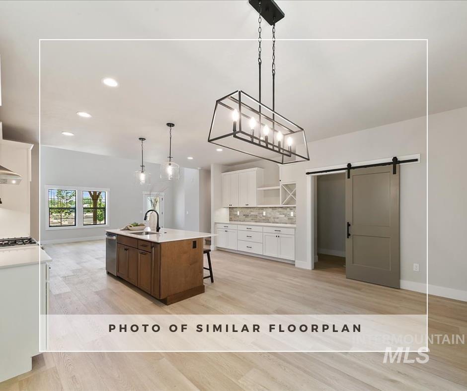 158 N Edgewood Ln, Eagle, Idaho 83616, 3 Bedrooms, 2.5 Bathrooms, Residential For Sale, Price $579,900,MLS 98969845