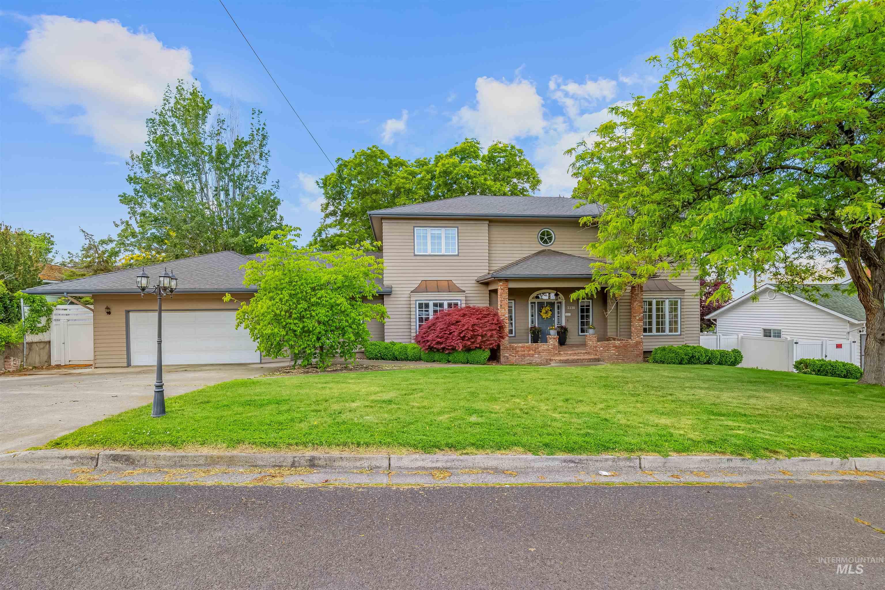 2220 14th Street, Lewiston, Idaho 83501, 5 Bedrooms, 4 Bathrooms, Residential For Sale, Price $699,000, 98969854
