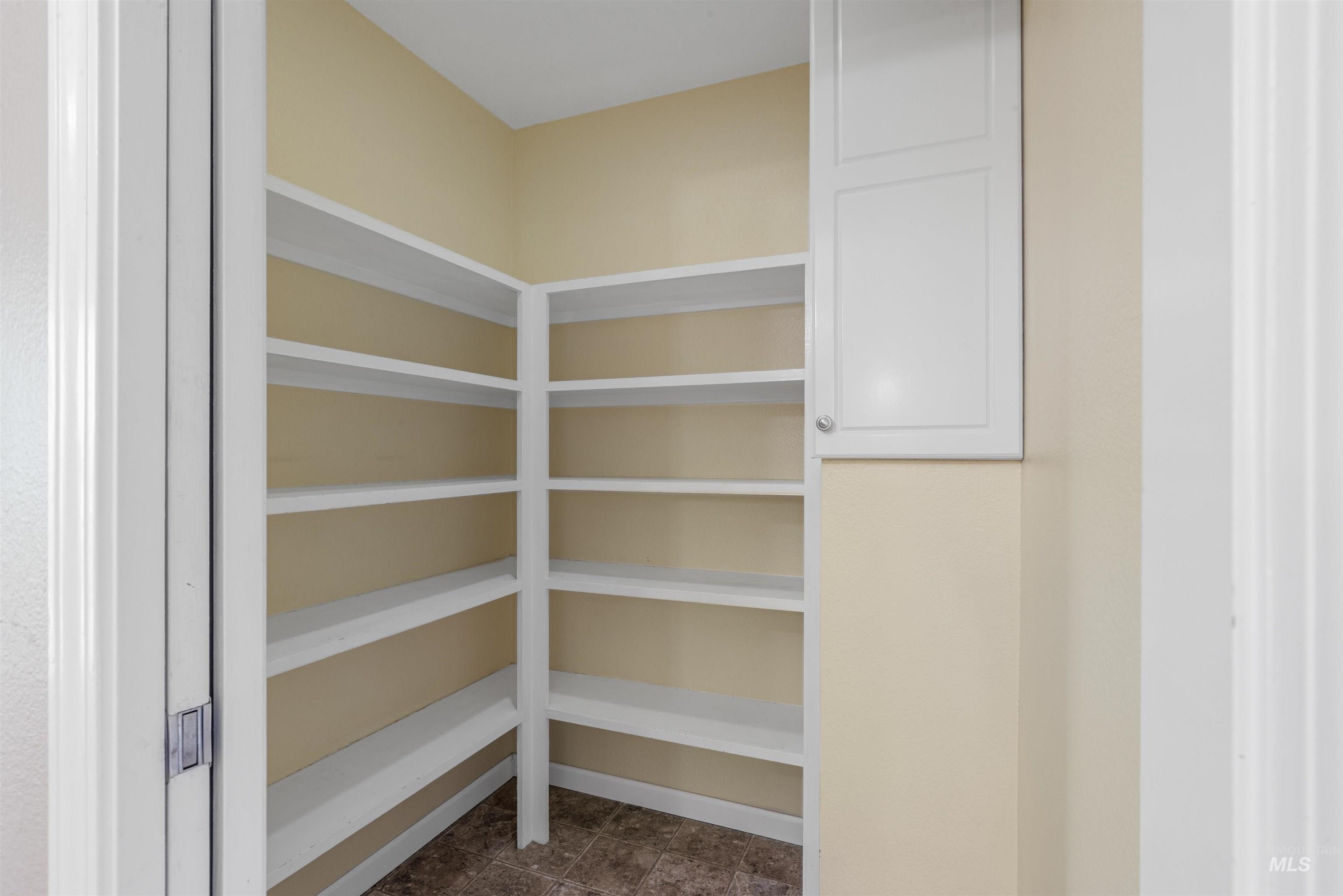 2220 14th Street, Lewiston, Idaho 83501, 5 Bedrooms, 4 Bathrooms, Residential For Sale, Price $699,000, 98969854