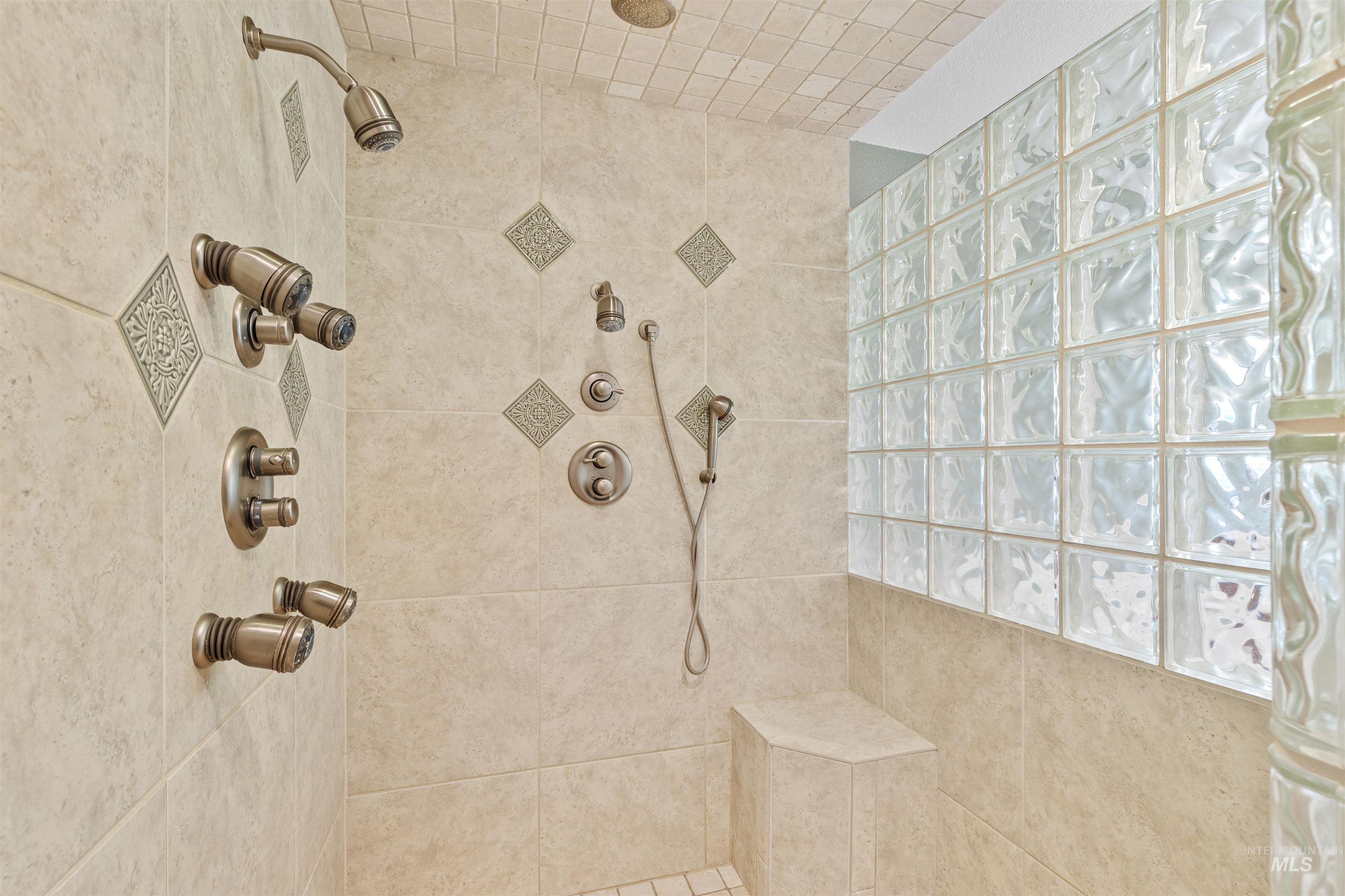 2220 14th Street, Lewiston, Idaho 83501, 5 Bedrooms, 4 Bathrooms, Residential For Sale, Price $699,000, 98969854