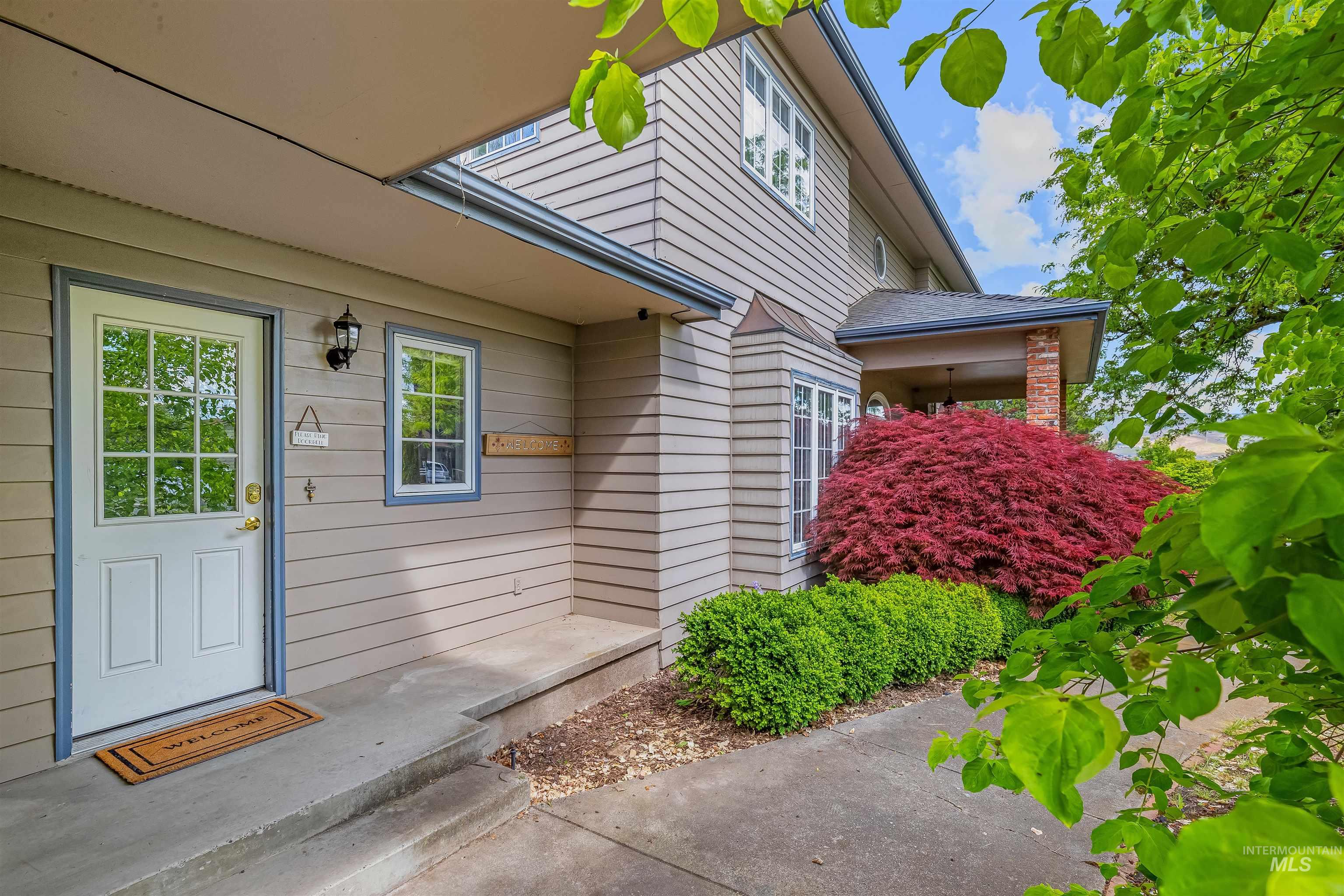 2220 14th Street, Lewiston, Idaho 83501, 5 Bedrooms, 4 Bathrooms, Residential For Sale, Price $699,000, 98969854