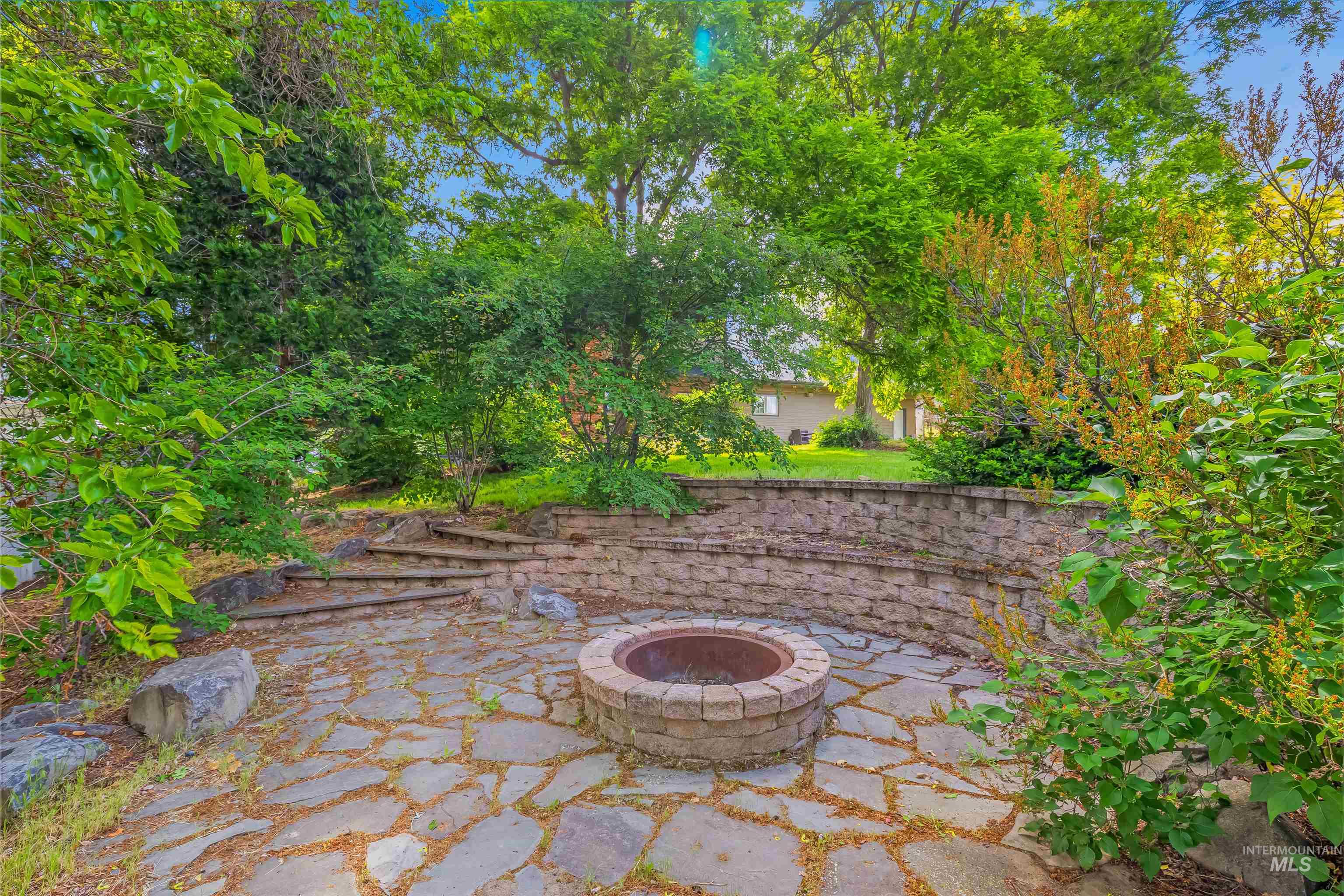 2220 14th Street, Lewiston, Idaho 83501, 5 Bedrooms, 4 Bathrooms, Residential For Sale, Price $699,000, 98969854