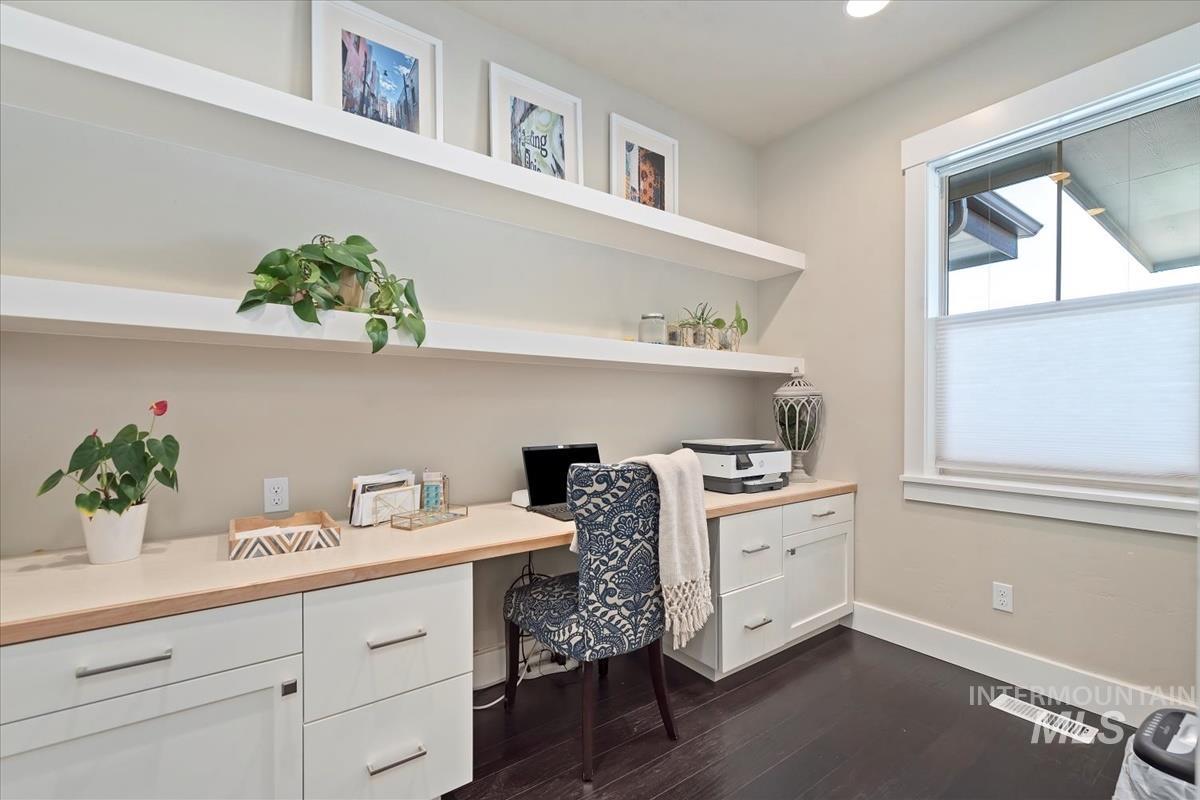 8014 S Bogus Ridge Way, Boise, Idaho 83716, 4 Bedrooms, 2.5 Bathrooms, Residential For Sale, Price $765,000,MLS 98969855