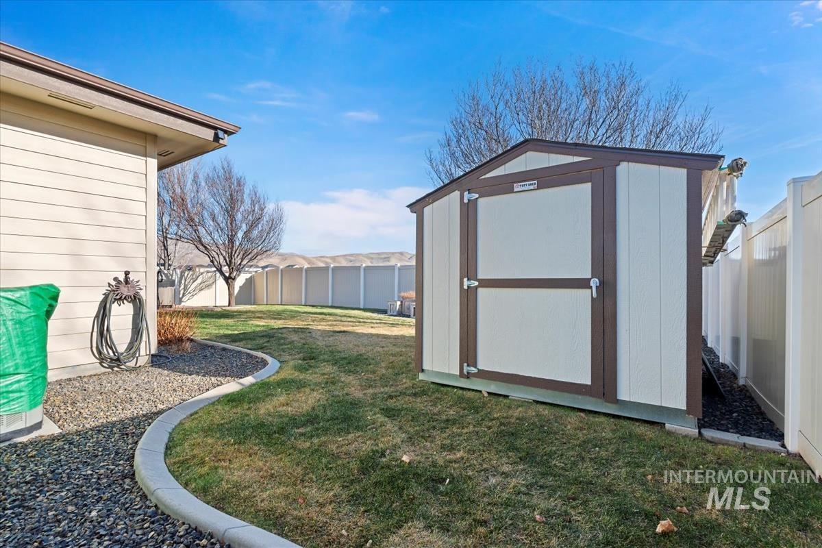 8014 S Bogus Ridge Way, Boise, Idaho 83716, 4 Bedrooms, 2.5 Bathrooms, Residential For Sale, Price $765,000,MLS 98969855