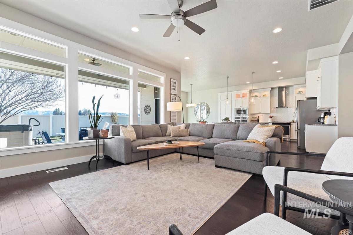 8014 S Bogus Ridge Way, Boise, Idaho 83716, 4 Bedrooms, 2.5 Bathrooms, Residential For Sale, Price $765,000,MLS 98969855