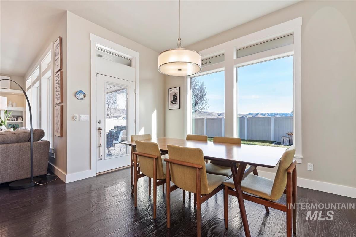 8014 S Bogus Ridge Way, Boise, Idaho 83716, 4 Bedrooms, 2.5 Bathrooms, Residential For Sale, Price $765,000,MLS 98969855