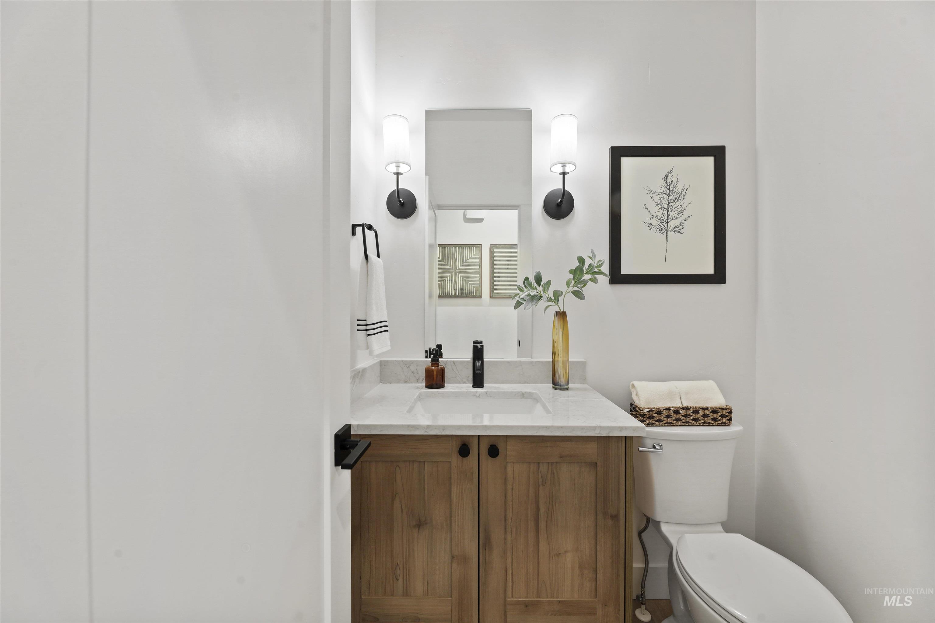 5615 W Haughburn Dr, Eagle, Idaho 83616, 3 Bedrooms, 2.5 Bathrooms, Residential For Sale, Price $899,000, 98969857