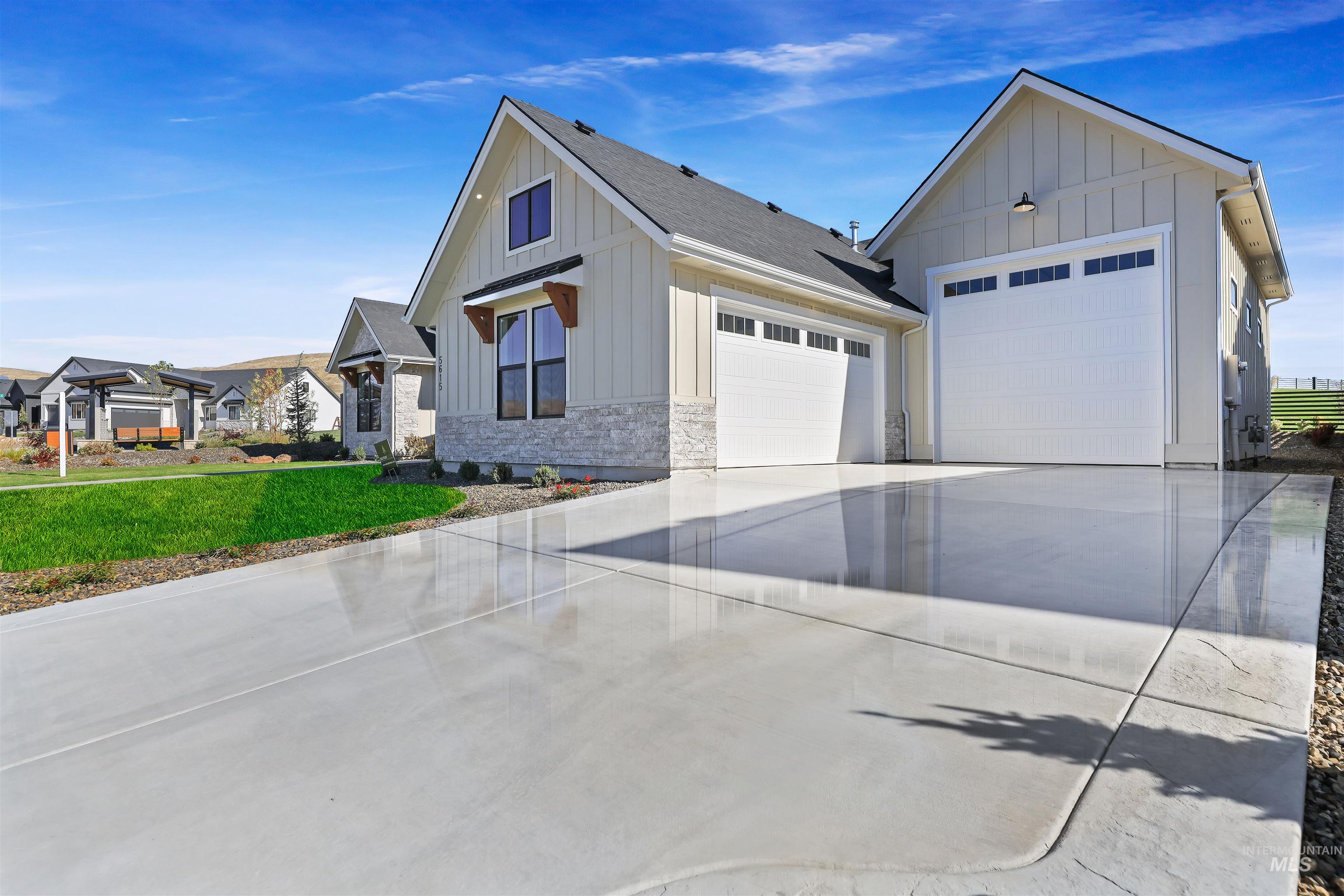 5615 W Haughburn Dr, Eagle, Idaho 83616, 3 Bedrooms, 2.5 Bathrooms, Residential For Sale, Price $899,000,MLS 98969857