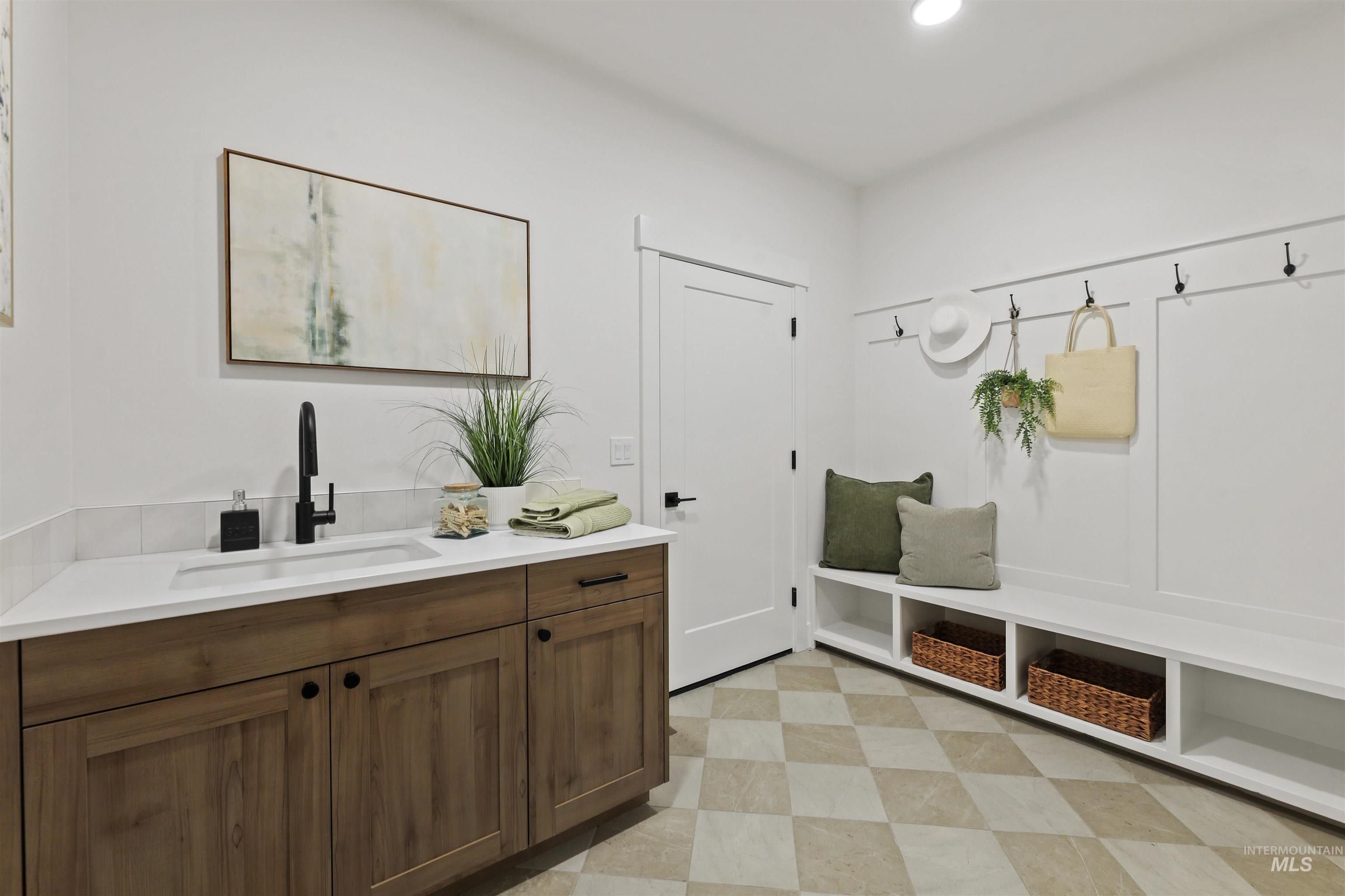 5615 W Haughburn Dr, Eagle, Idaho 83616, 3 Bedrooms, 2.5 Bathrooms, Residential For Sale, Price $899,000,MLS 98969857