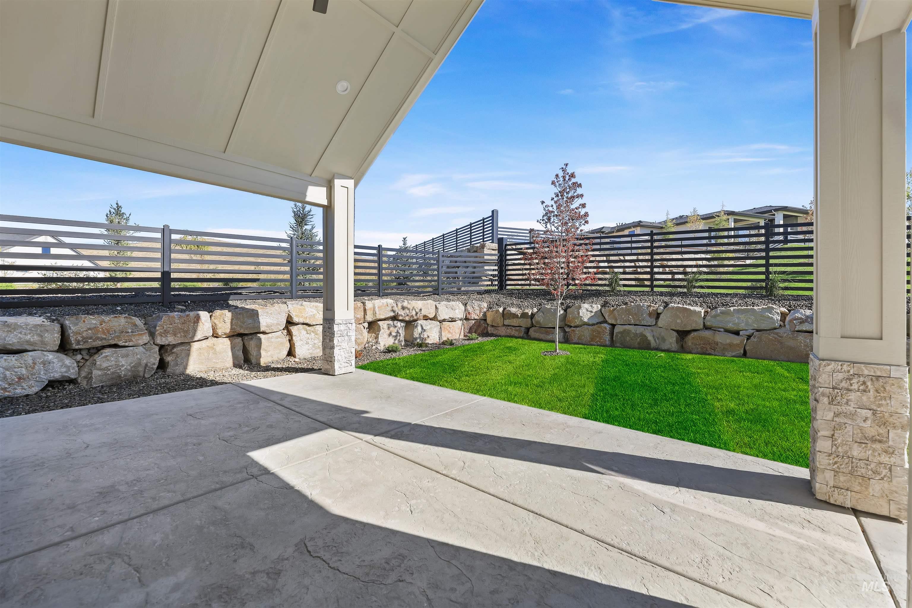 5615 W Haughburn Dr, Eagle, Idaho 83616, 3 Bedrooms, 2.5 Bathrooms, Residential For Sale, Price $899,000,MLS 98969857