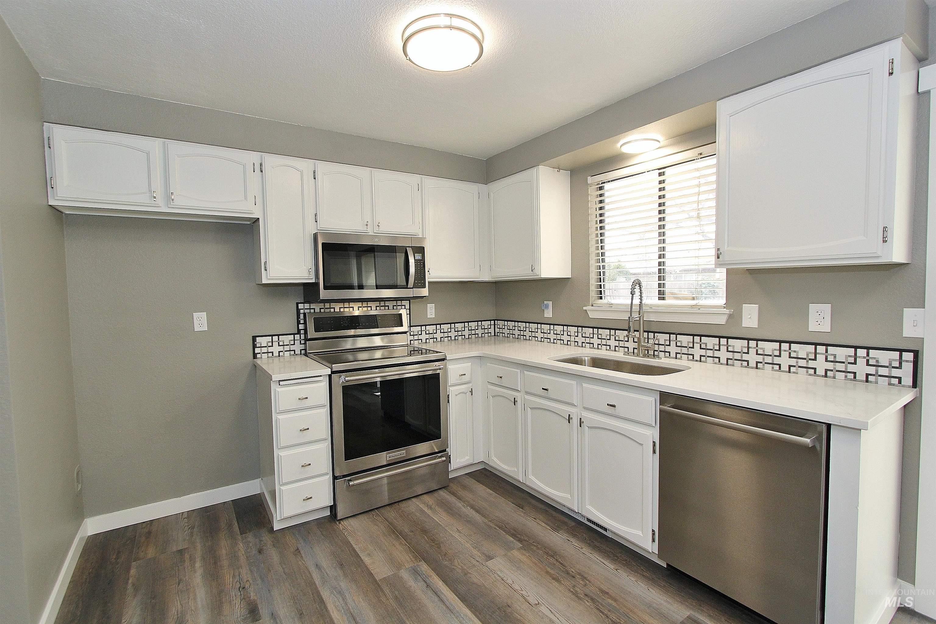 1417 E Carter Ln, Boise, Idaho 83706, 2 Bedrooms, 1.5 Bathrooms, Residential For Sale, Price $335,000,MLS 98969860