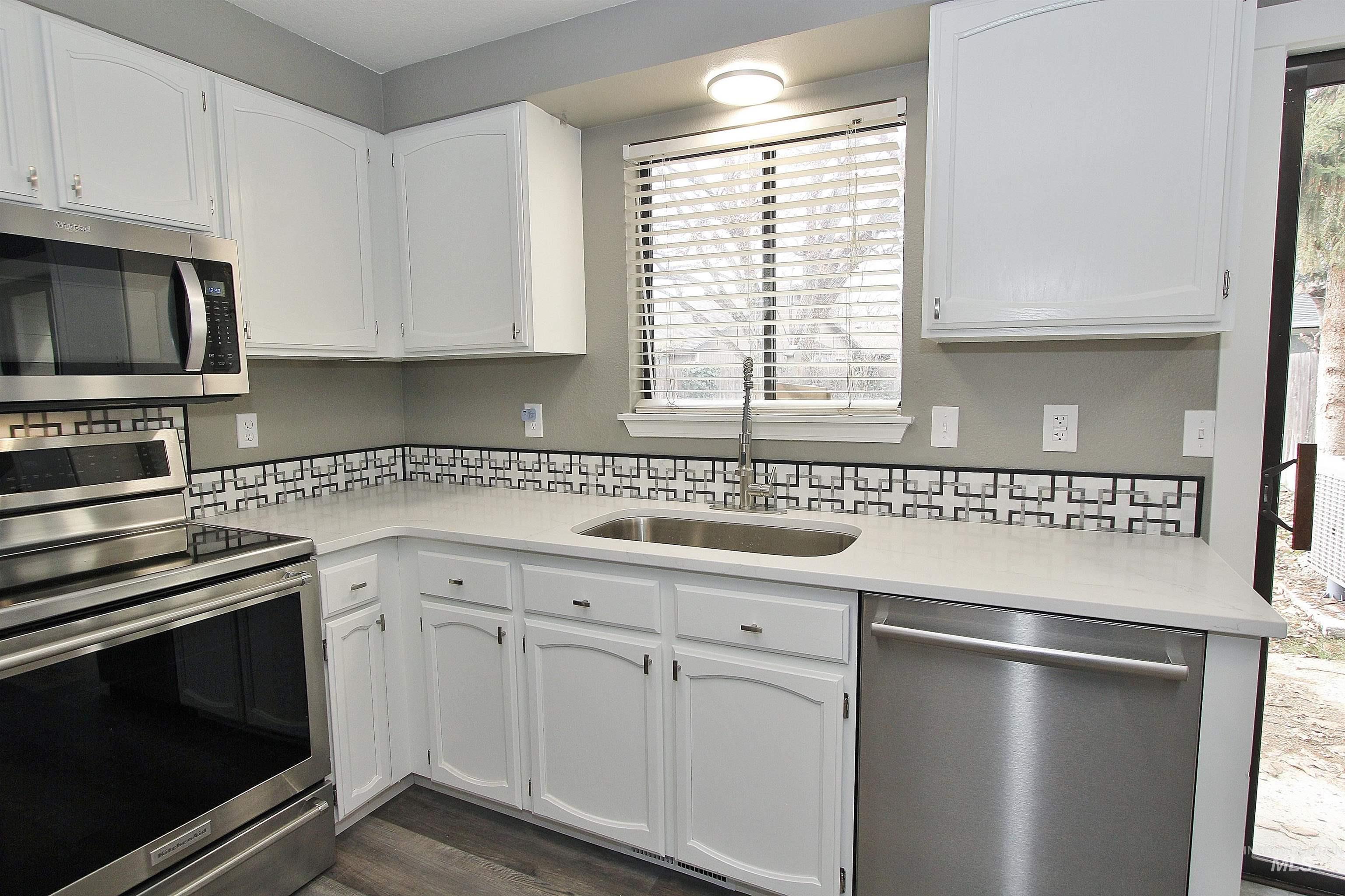 1417 E Carter Ln, Boise, Idaho 83706, 2 Bedrooms, 1.5 Bathrooms, Residential For Sale, Price $335,000,MLS 98969860