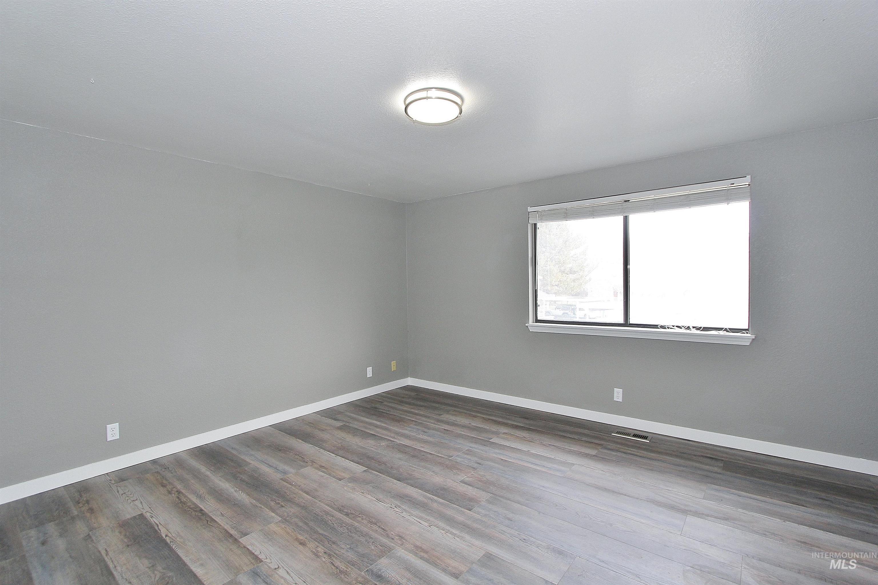 1417 E Carter Ln, Boise, Idaho 83706, 2 Bedrooms, 1.5 Bathrooms, Residential For Sale, Price $335,000,MLS 98969860