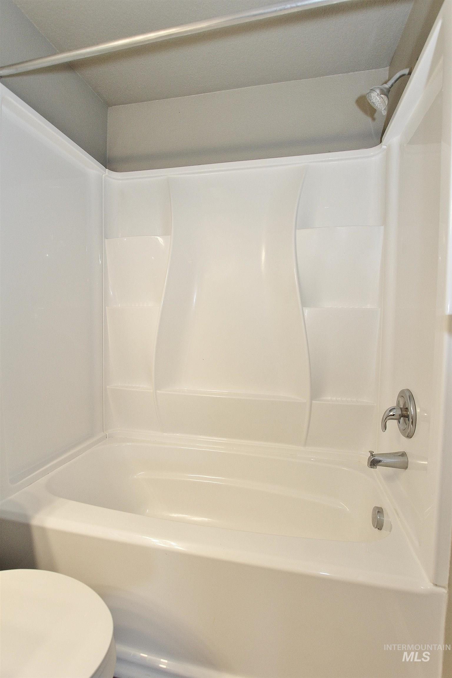 1417 E Carter Ln, Boise, Idaho 83706, 2 Bedrooms, 1.5 Bathrooms, Residential For Sale, Price $335,000,MLS 98969860