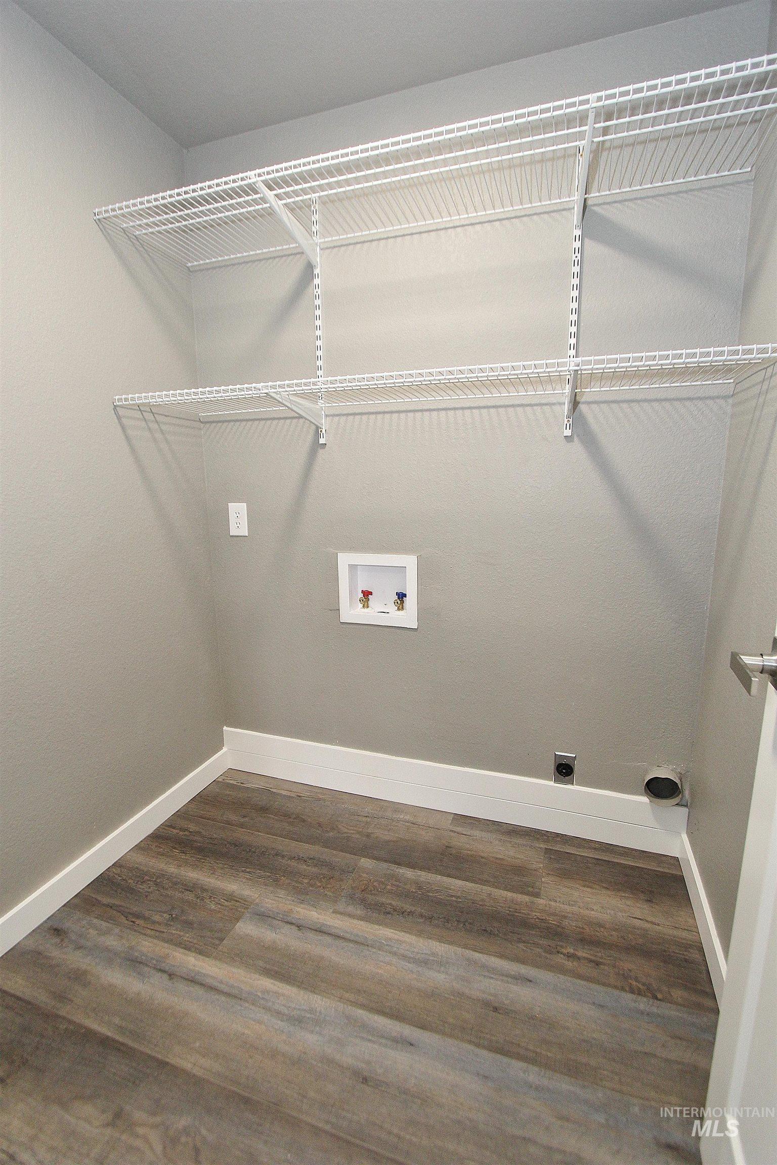 1417 E Carter Ln, Boise, Idaho 83706, 2 Bedrooms, 1.5 Bathrooms, Residential For Sale, Price $335,000,MLS 98969860