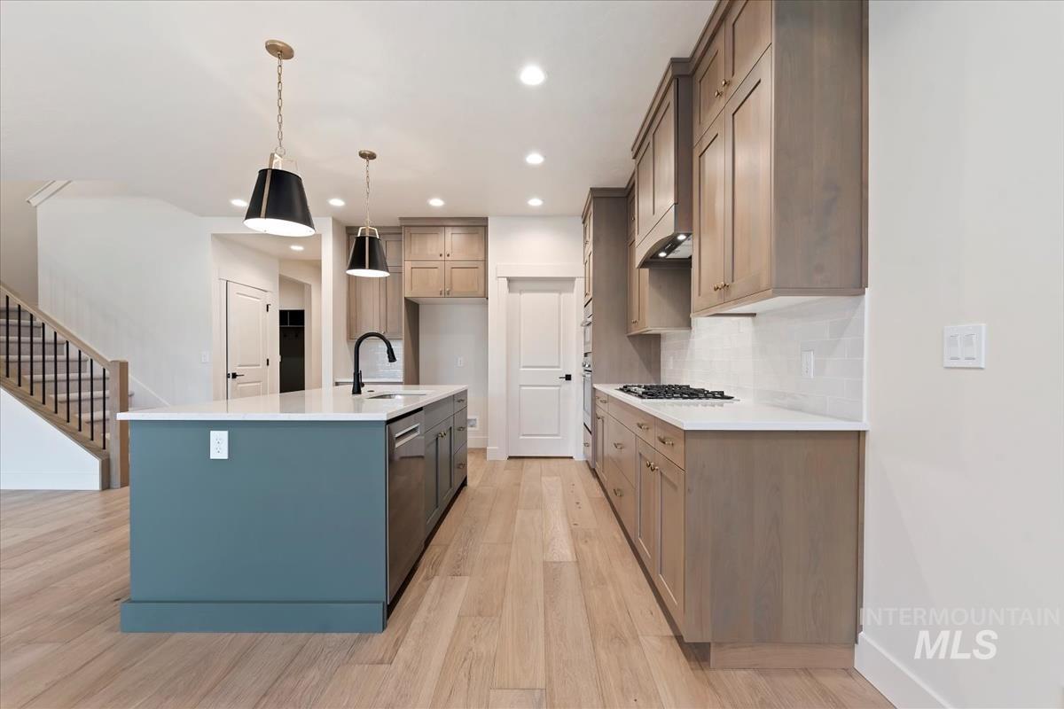 6538 E Lucy Dr., Eagle, Idaho 83629, 3 Bedrooms, 3 Bathrooms, Residential For Sale, Price $579,880, 98969864