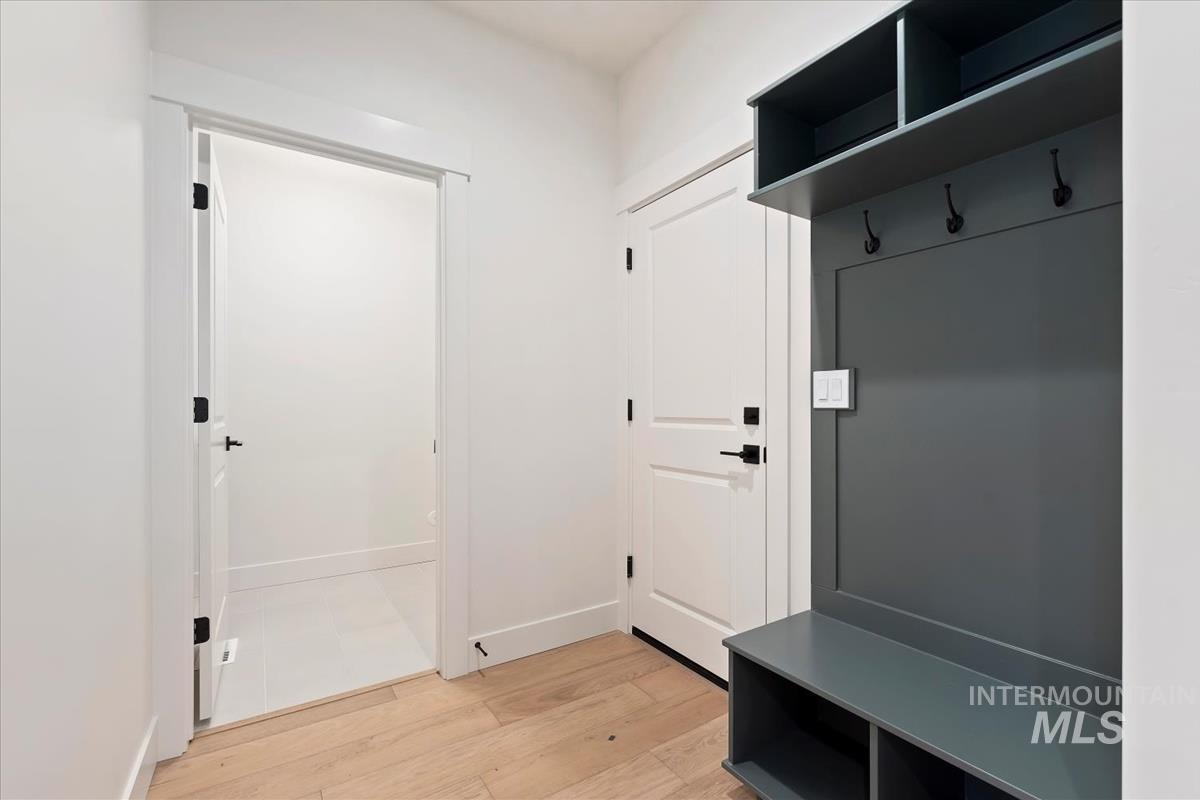 6538 E Lucy Dr., Eagle, Idaho 83629, 3 Bedrooms, 3 Bathrooms, Residential For Sale, Price $579,880, 98969864