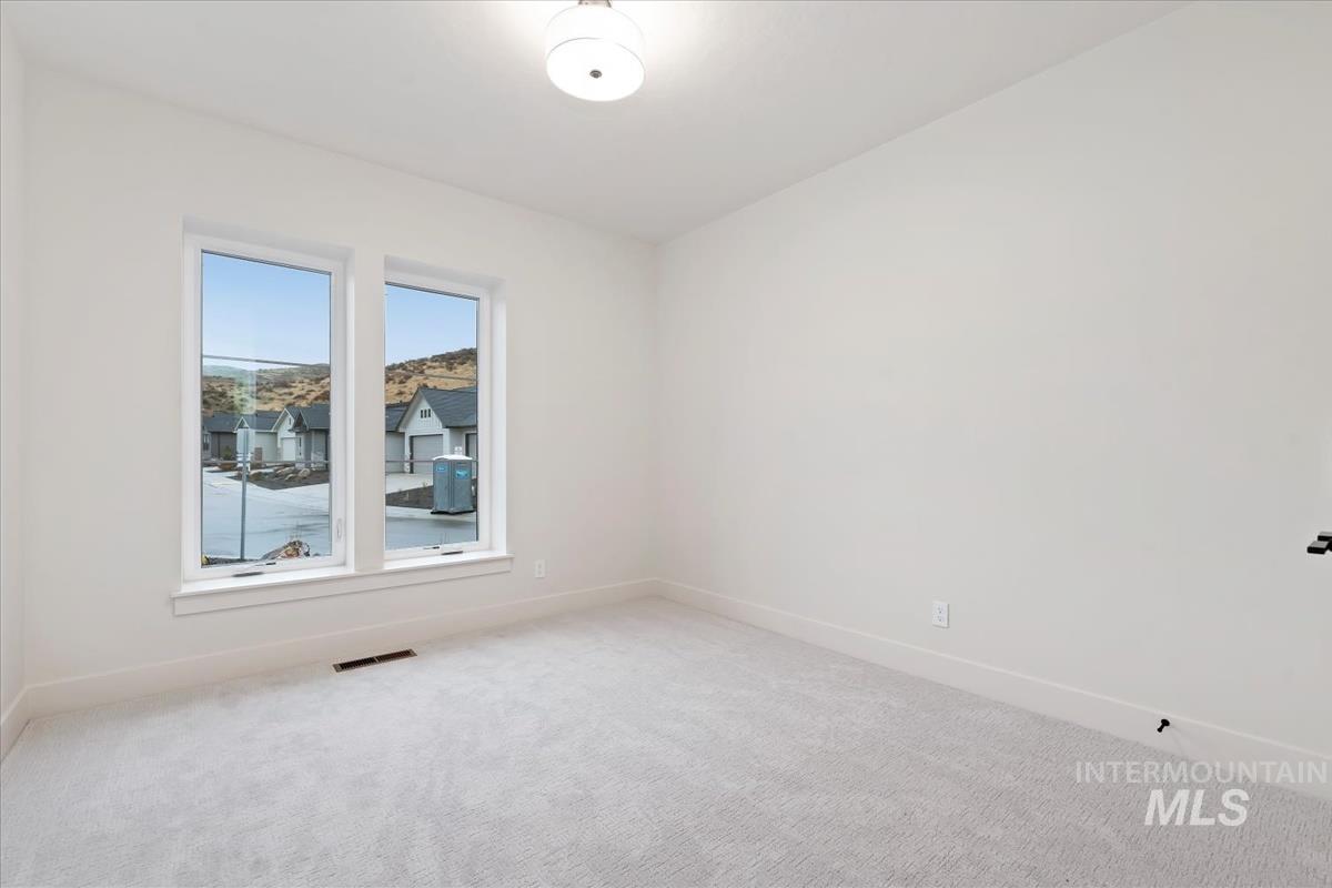 6538 E Lucy Dr., Eagle, Idaho 83629, 3 Bedrooms, 3 Bathrooms, Residential For Sale, Price $579,880, 98969864