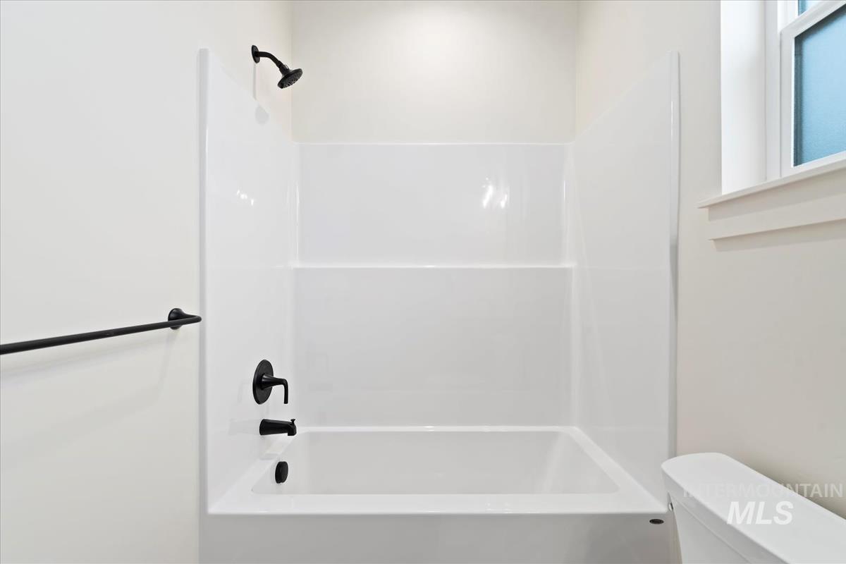 6538 E Lucy Dr., Eagle, Idaho 83629, 3 Bedrooms, 3 Bathrooms, Residential For Sale, Price $579,880, 98969864