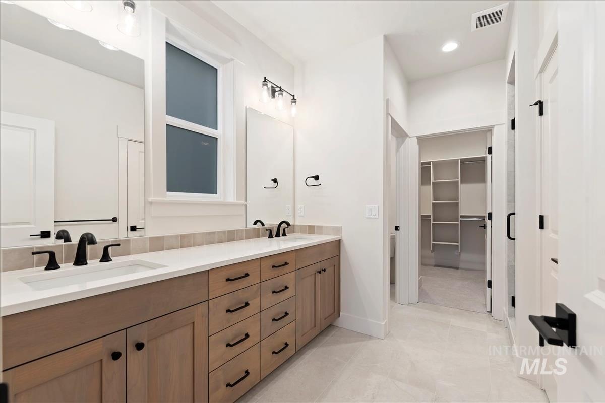 6538 E Lucy Dr., Eagle, Idaho 83629, 3 Bedrooms, 3 Bathrooms, Residential For Sale, Price $579,880, 98969864