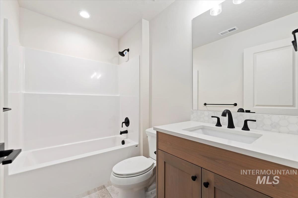 6538 E Lucy Dr., Eagle, Idaho 83629, 3 Bedrooms, 3 Bathrooms, Residential For Sale, Price $579,880, 98969864