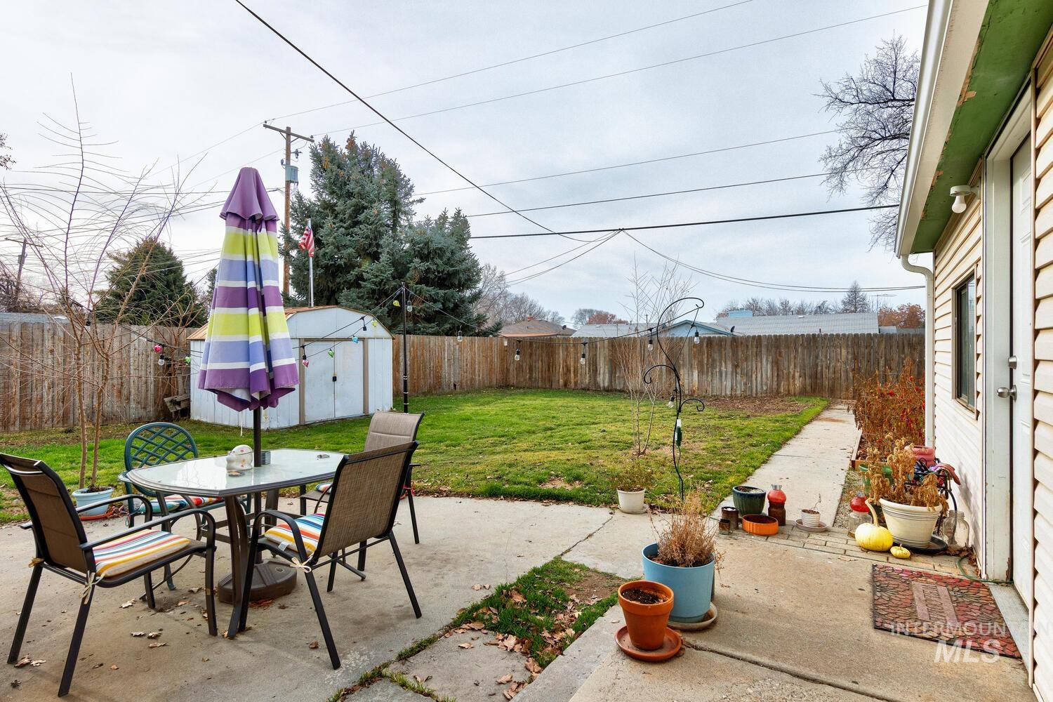 607 S Powerline, Nampa, Idaho 83686, 3 Bedrooms, 1 Bathroom, Residential Income For Sale, Price $525,000, 98969867