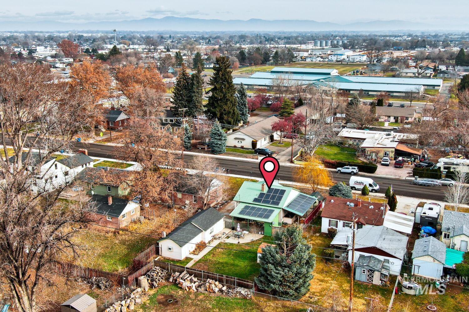 607 S Powerline, Nampa, Idaho 83686, 3 Bedrooms, 1 Bathroom, Residential Income For Sale, Price $525,000, 98969867