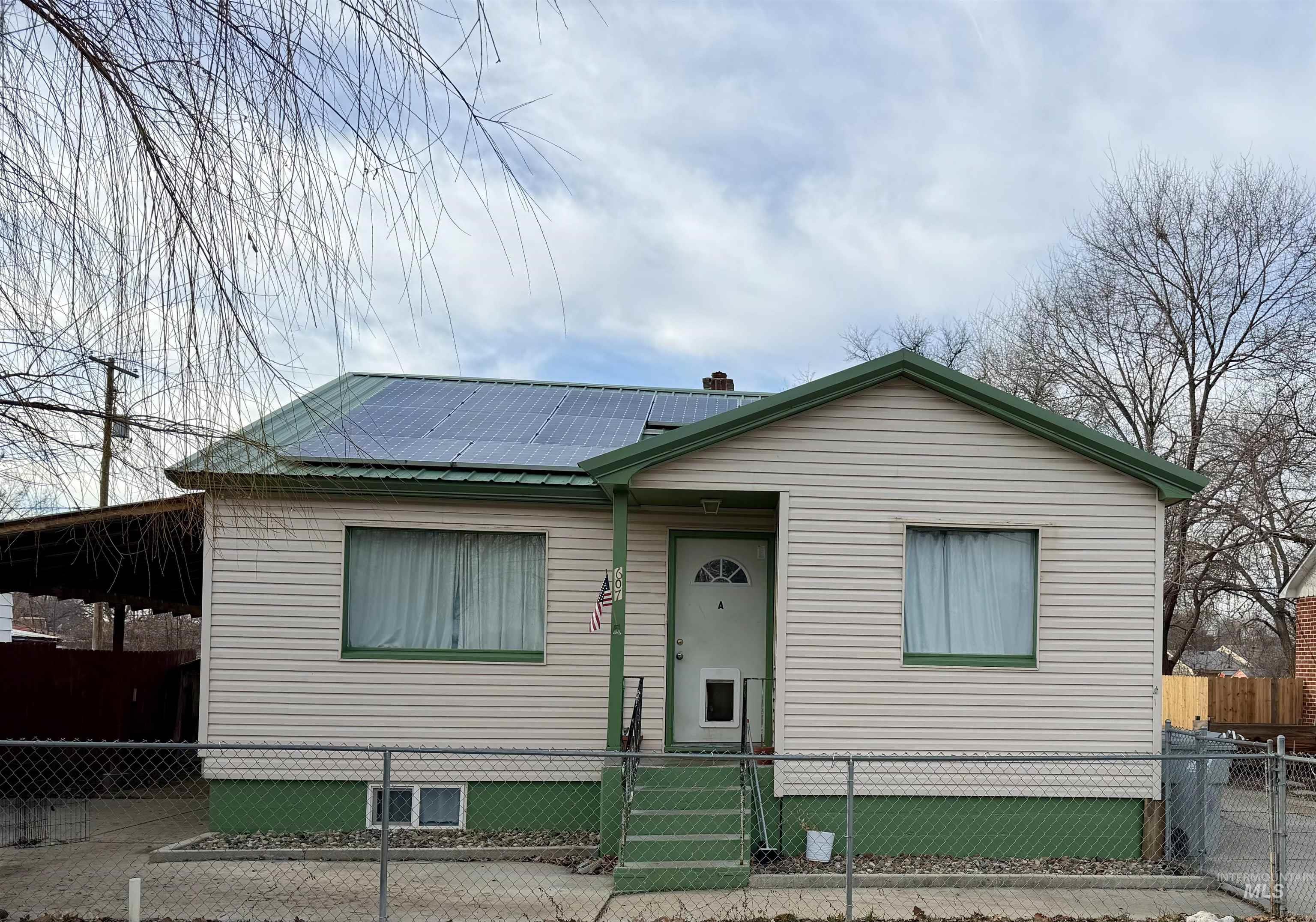 607 S Powerline, Nampa, Idaho 83686, 3 Bedrooms, 1 Bathroom, Residential Income For Sale, Price $525,000,MLS 98969867