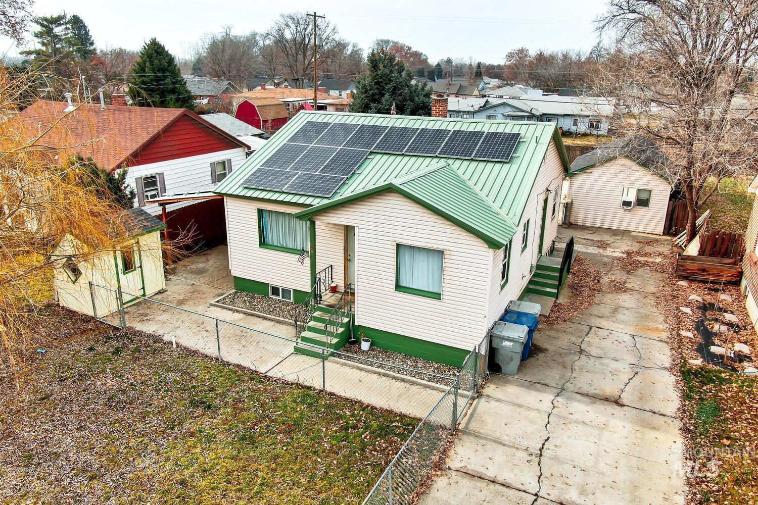 607 S Powerline, Nampa, Idaho 83686, 3 Bedrooms, 1 Bathroom, Residential Income For Sale, Price $525,000, 98969867