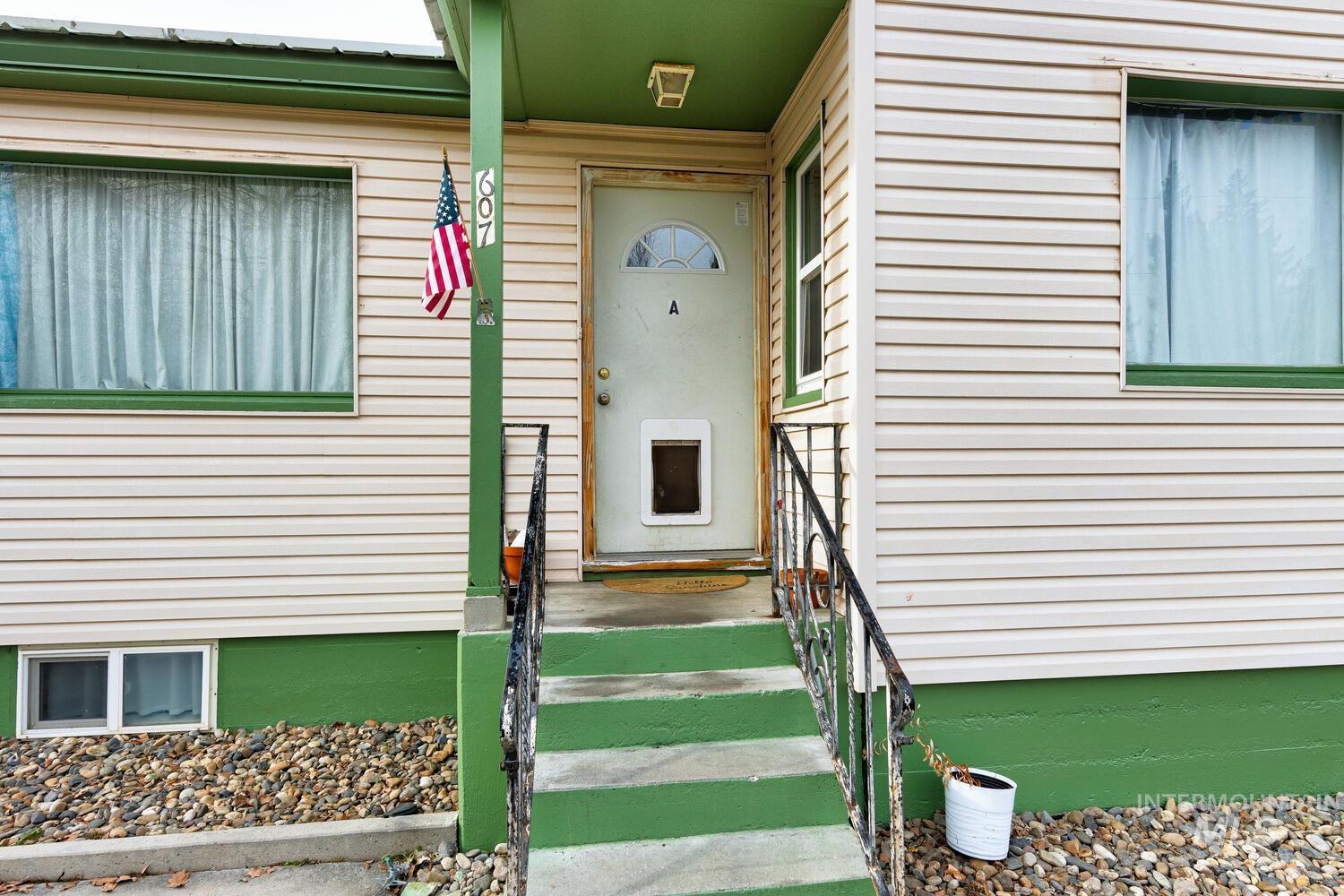 607 S Powerline, Nampa, Idaho 83686, 3 Bedrooms, 1 Bathroom, Residential Income For Sale, Price $525,000, 98969867