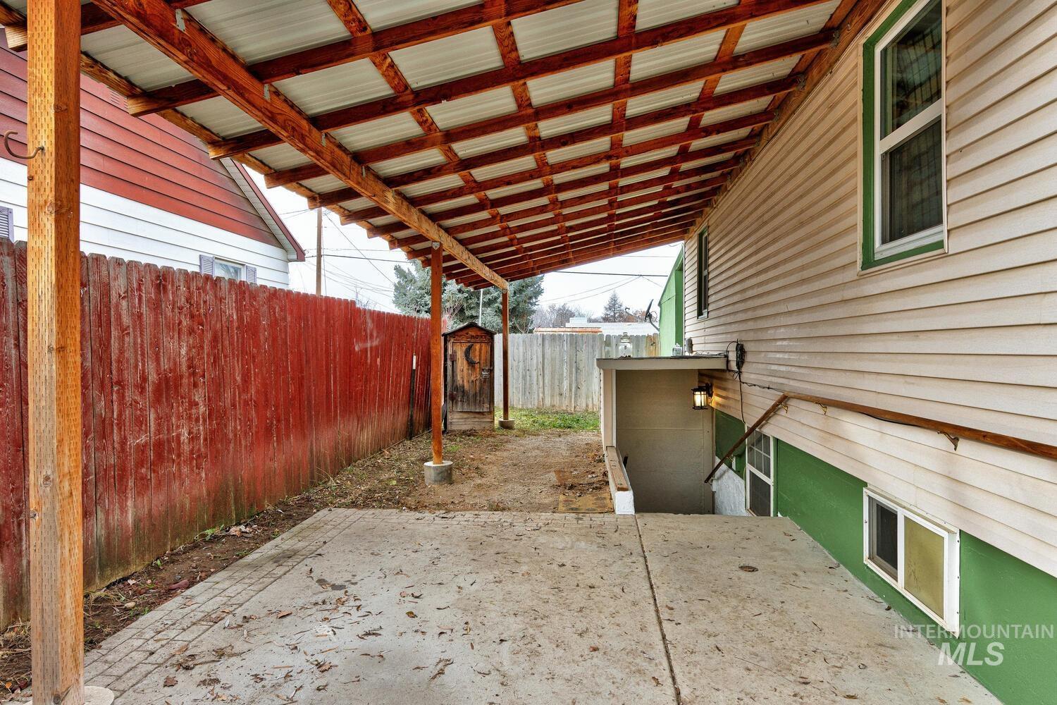 607 S Powerline, Nampa, Idaho 83686, 3 Bedrooms, 1 Bathroom, Residential Income For Sale, Price $525,000, 98969867