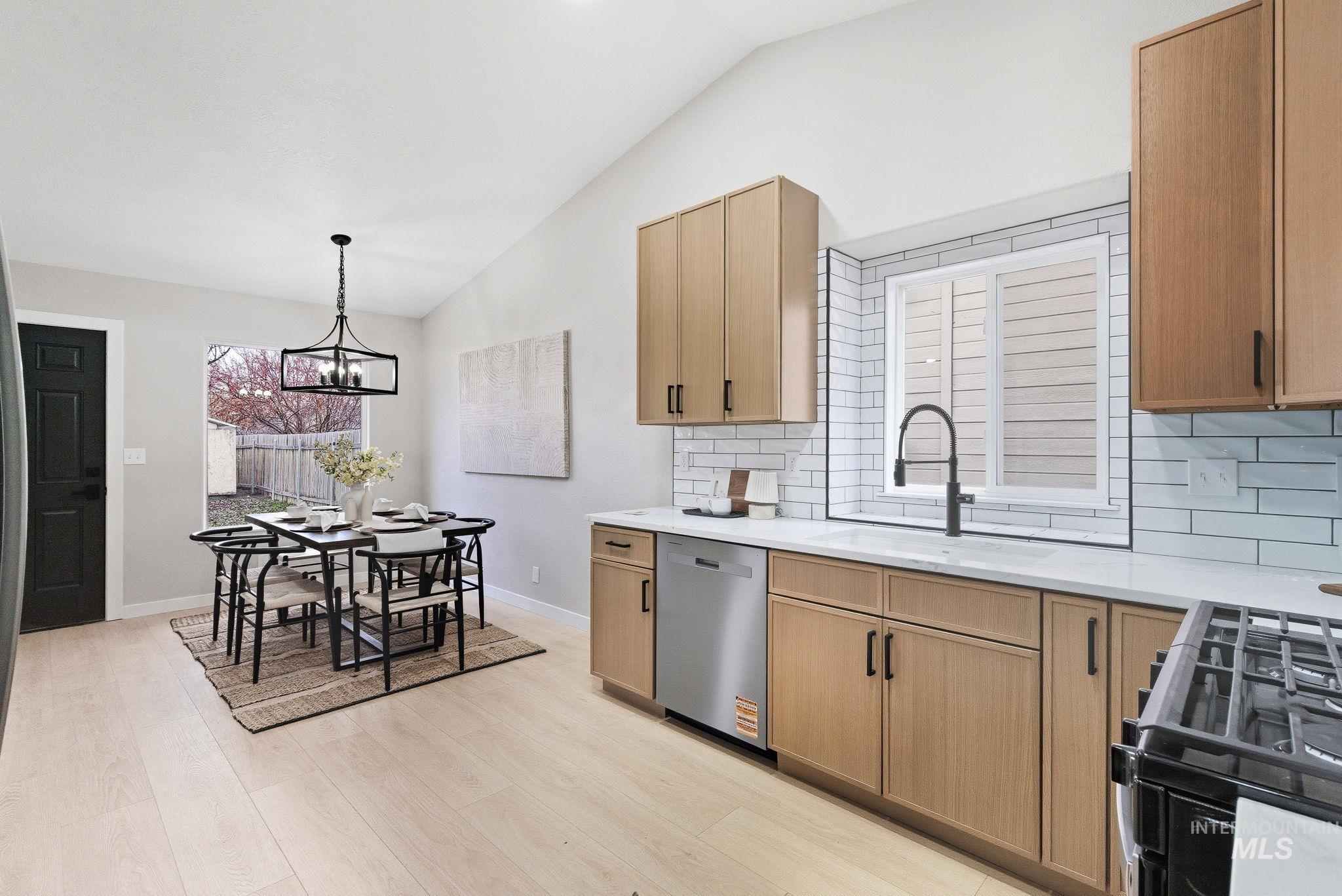 4248 S Trailridge, Boise, Idaho 83716, 3 Bedrooms, 2 Bathrooms, Residential For Sale, Price $479,900,MLS 98969874