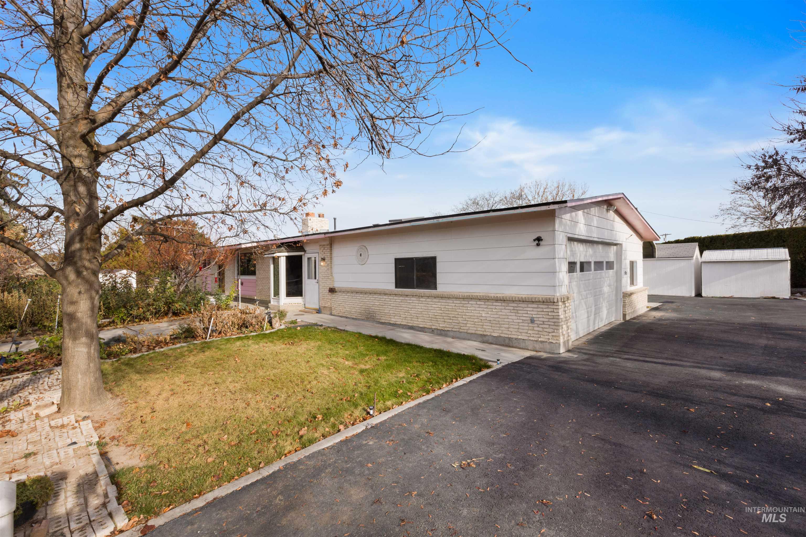 4910 W View Pl, Meridian, Idaho 83642, 3 Bedrooms, 1.5 Bathrooms, Residential For Sale, Price $500,000, 98969878