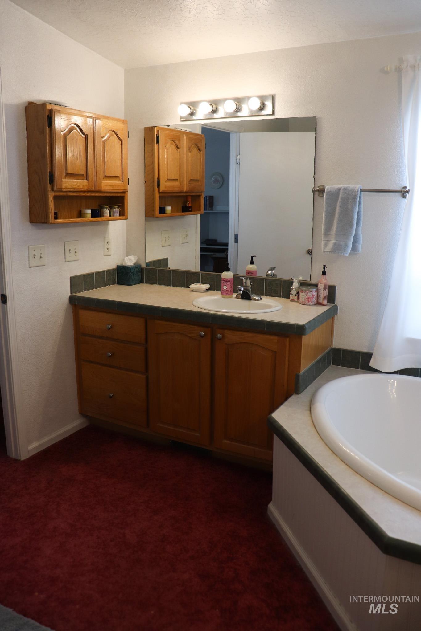 2385 Airport Road, Emmett, Idaho 83617, 3 Bedrooms, 2 Bathrooms, Residential For Sale, Price $2,598,000, 98969906