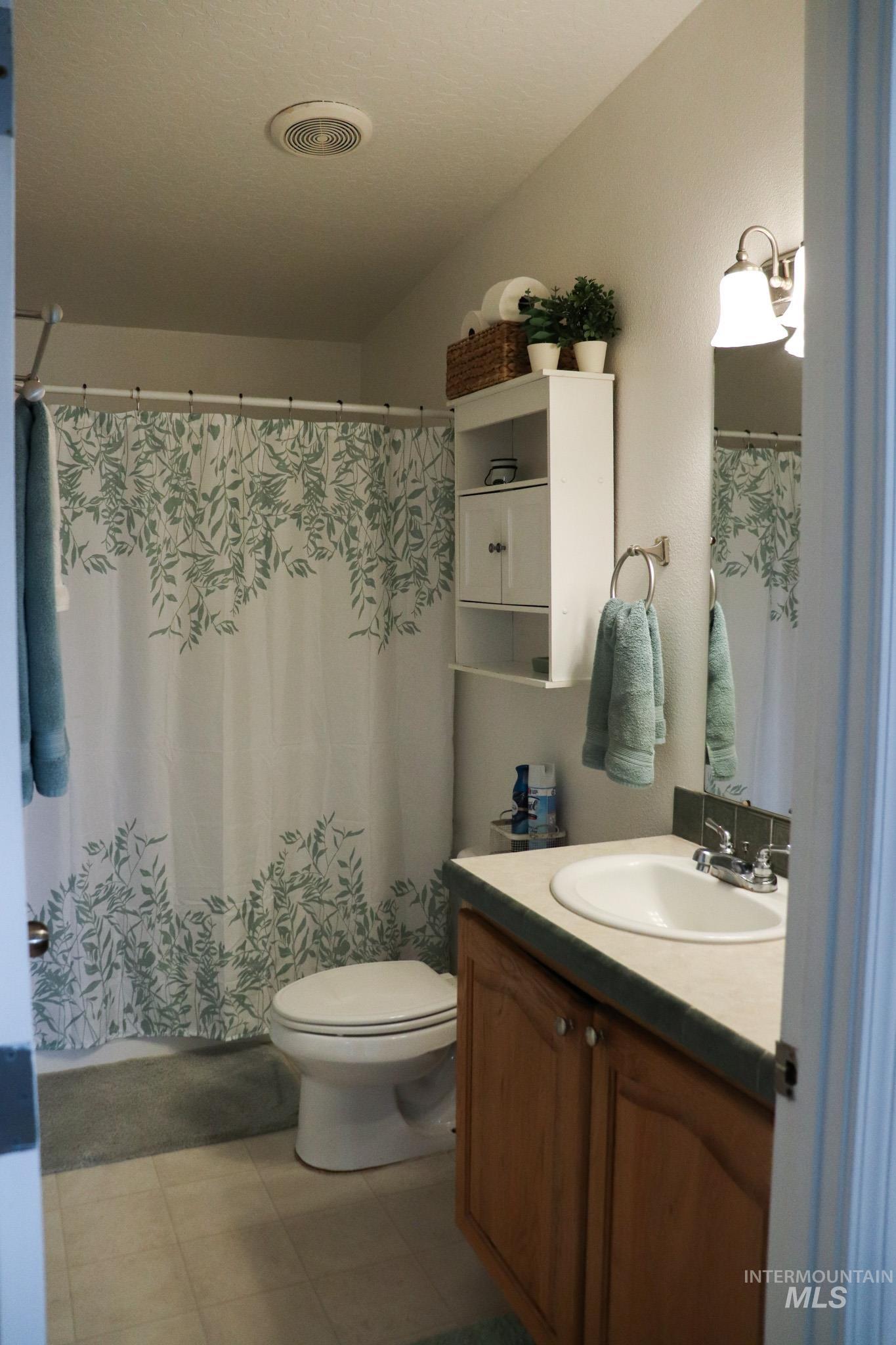 2385 Airport Road, Emmett, Idaho 83617, 3 Bedrooms, 2 Bathrooms, Residential For Sale, Price $2,598,000, 98969906