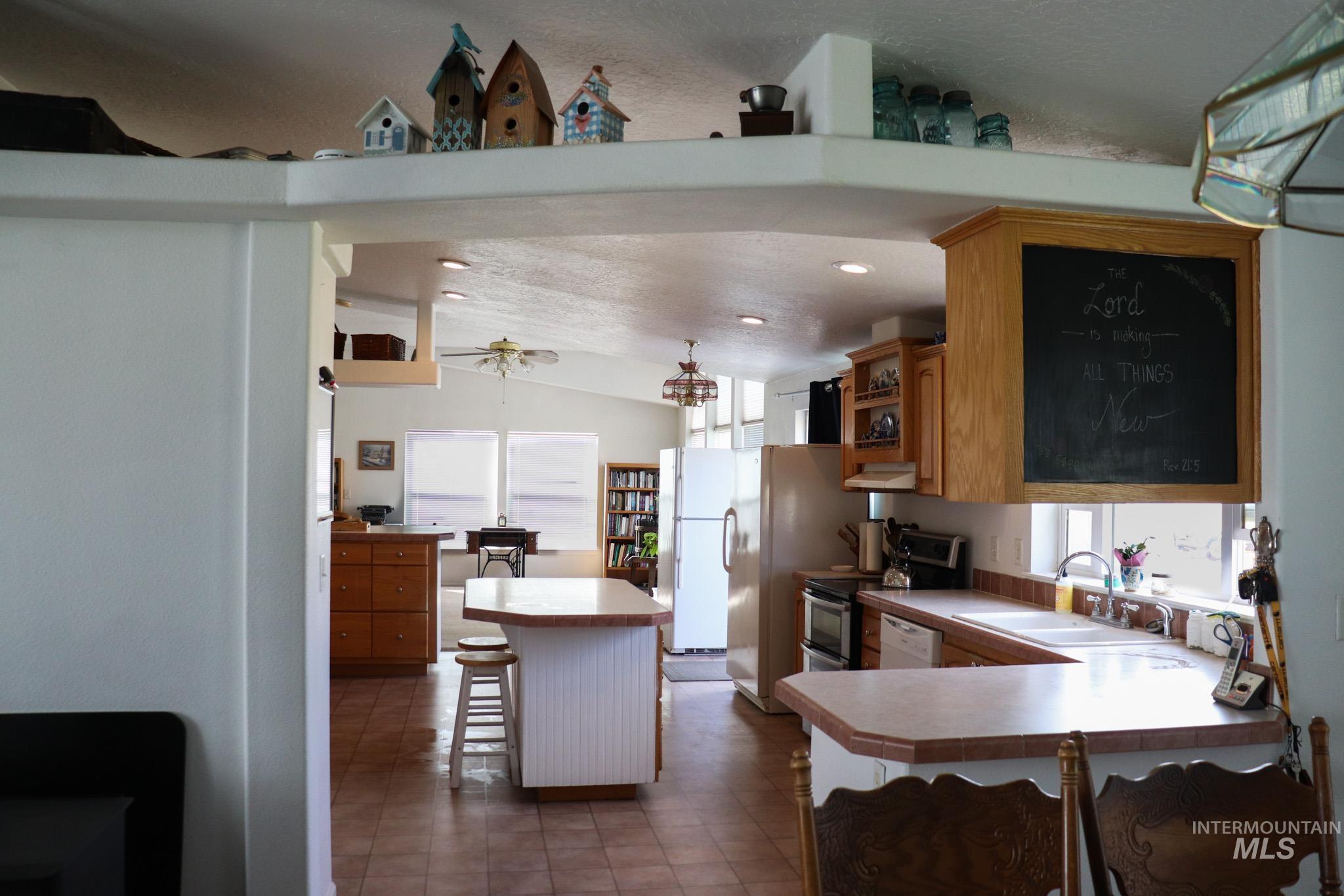 2385 Airport Road, Emmett, Idaho 83617, 3 Bedrooms, 2 Bathrooms, Residential For Sale, Price $2,598,000, 98969906