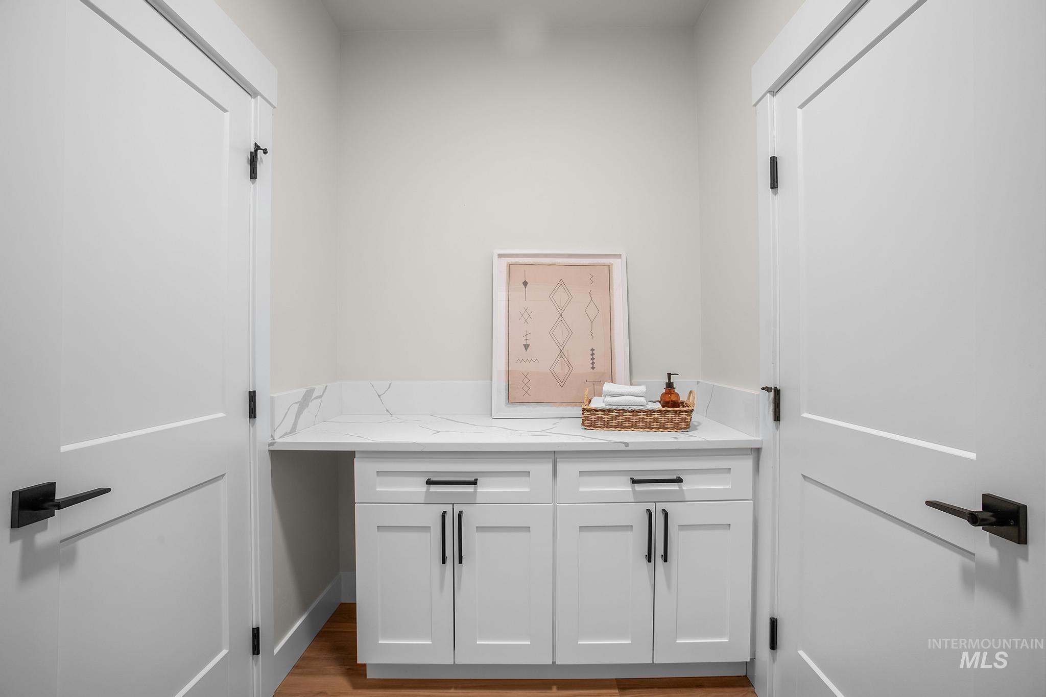 1712 E Grayson St, Meridian, Idaho 83642, 3 Bedrooms, 2 Bathrooms, Residential For Sale, Price $548,900, 98969915