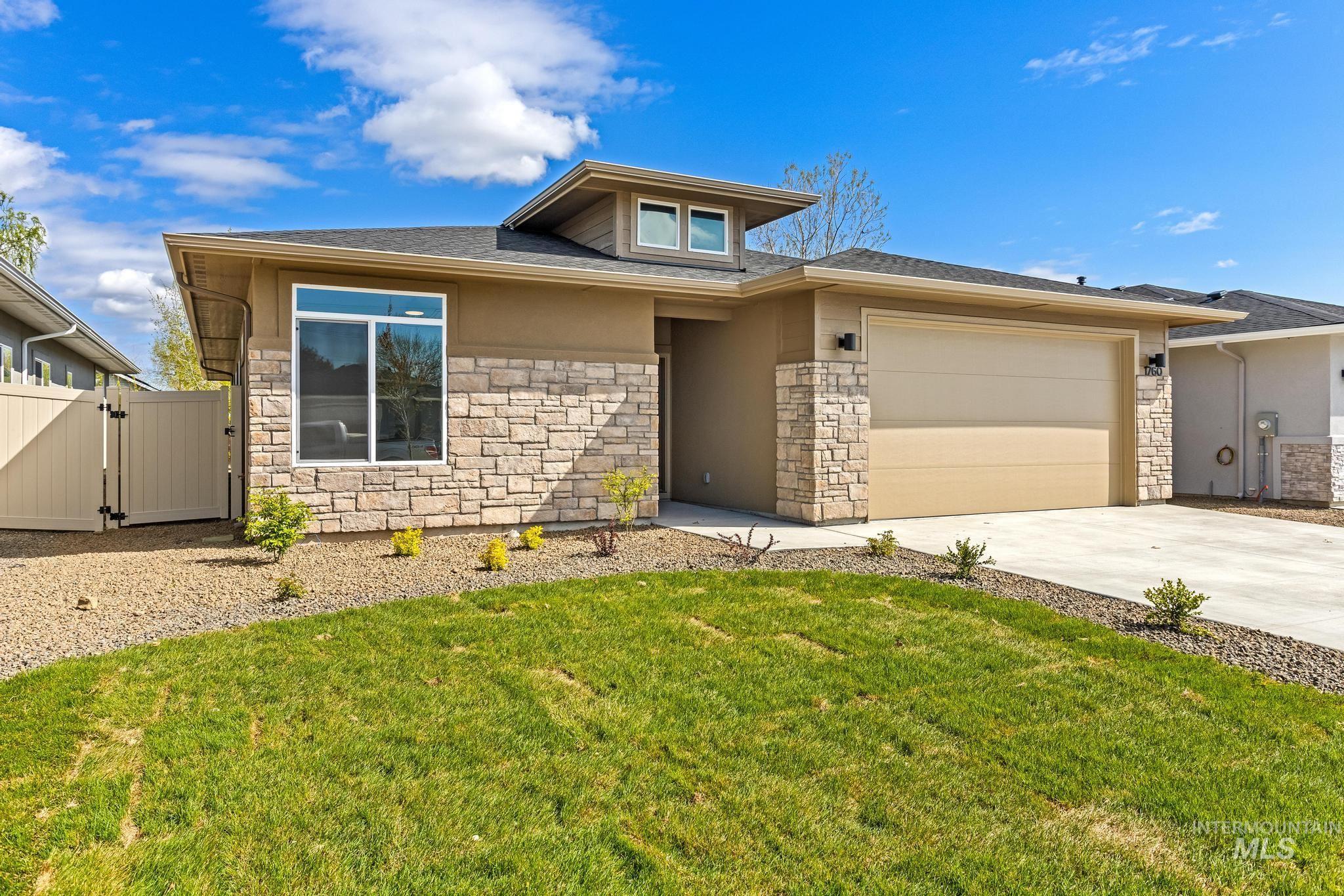 1696 E Grayson st, Meridian, Idaho 83742, 3 Bedrooms, 2 Bathrooms, Residential For Sale, Price $558,900,MLS 98969918