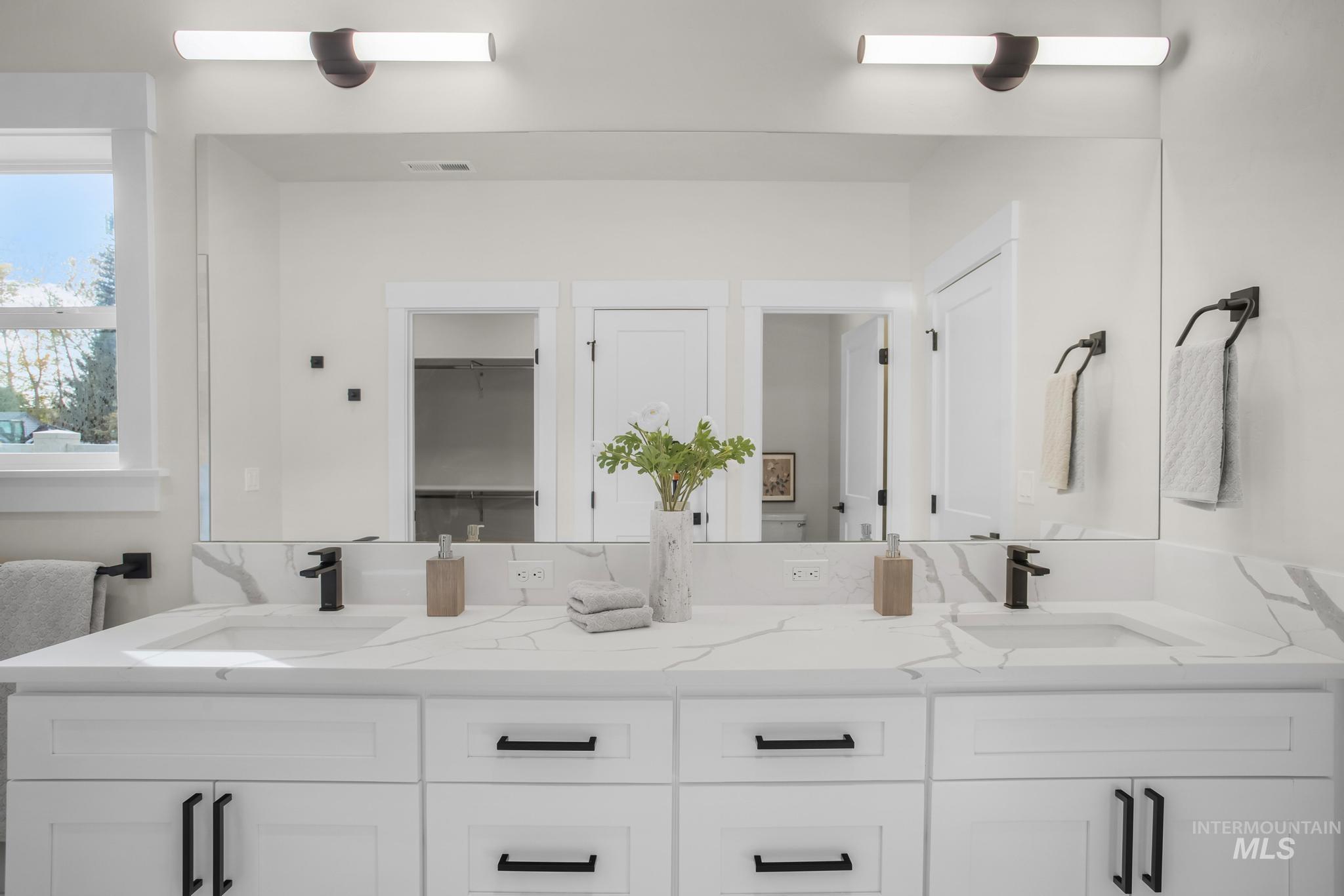 1696 E Grayson st, Meridian, Idaho 83742, 3 Bedrooms, 2 Bathrooms, Residential For Sale, Price $558,900, 98969918