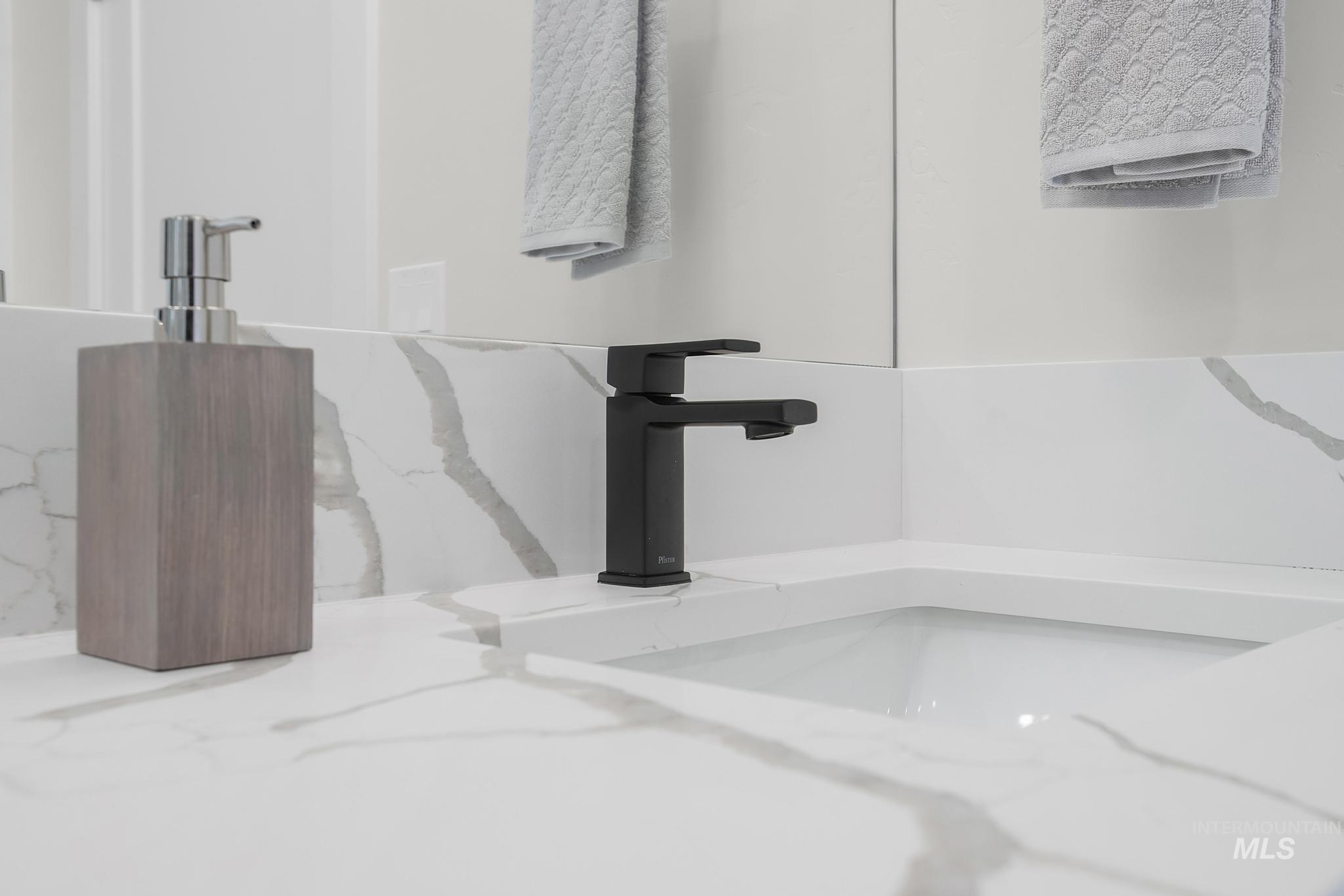 1696 E Grayson st, Meridian, Idaho 83742, 3 Bedrooms, 2 Bathrooms, Residential For Sale, Price $558,900, 98969918