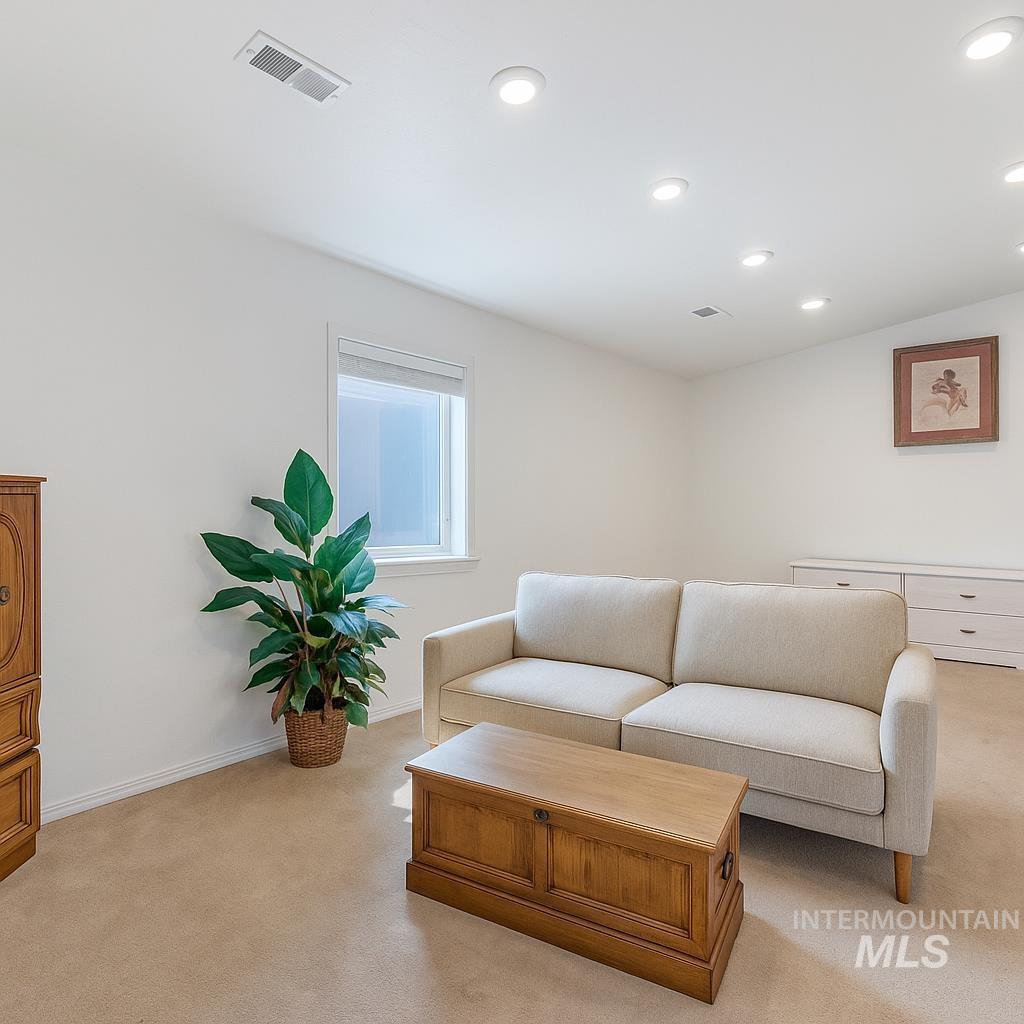 577 Hunter, Twin Falls, Idaho 83301, 4 Bedrooms, 2.5 Bathrooms, Residential For Sale, Price $355,000, 98969923