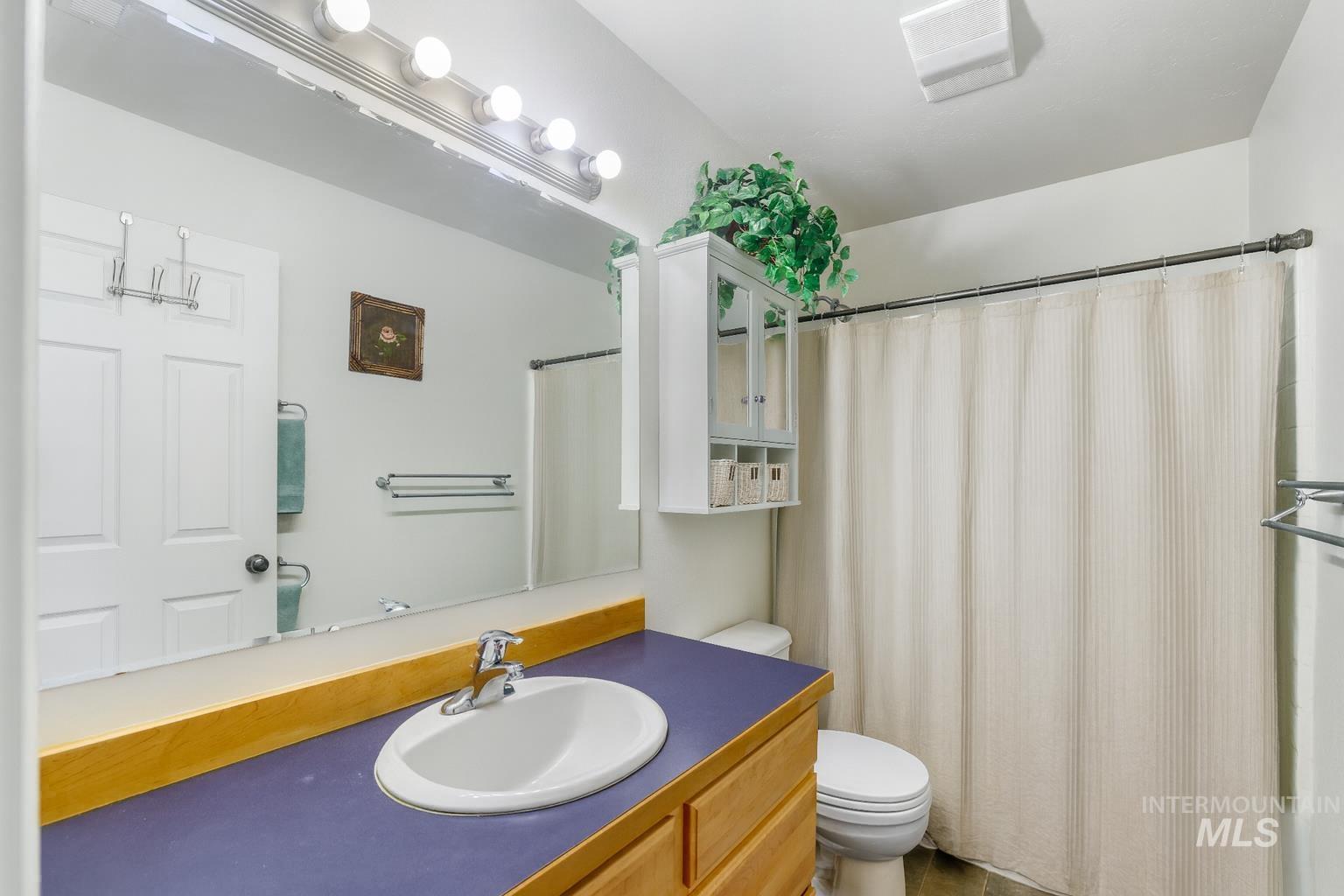 577 Hunter, Twin Falls, Idaho 83301, 4 Bedrooms, 2.5 Bathrooms, Residential For Sale, Price $355,000, 98969923