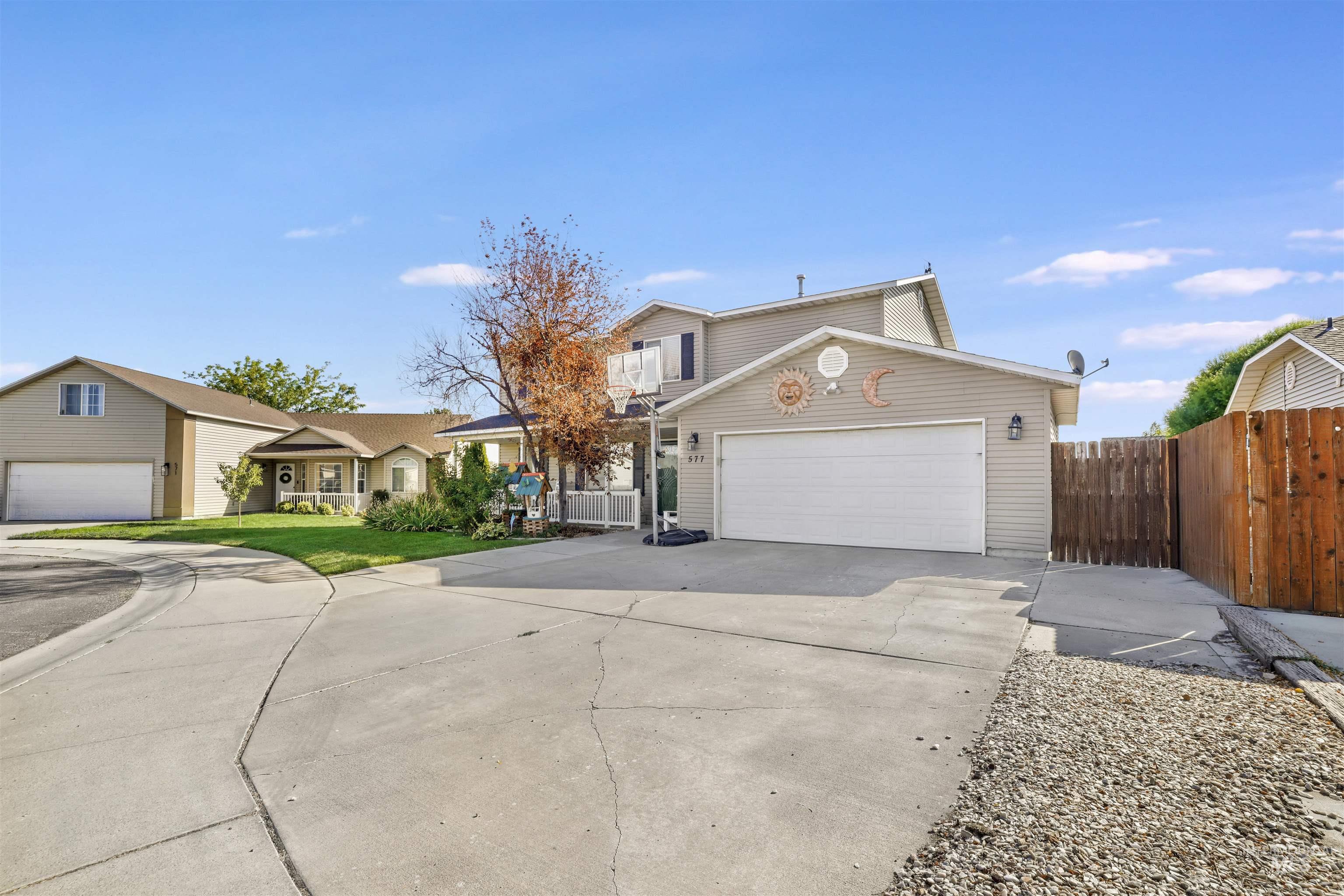 577 Hunter, Twin Falls, Idaho 83301, 4 Bedrooms, 2.5 Bathrooms, Residential For Sale, Price $355,000, 98969923