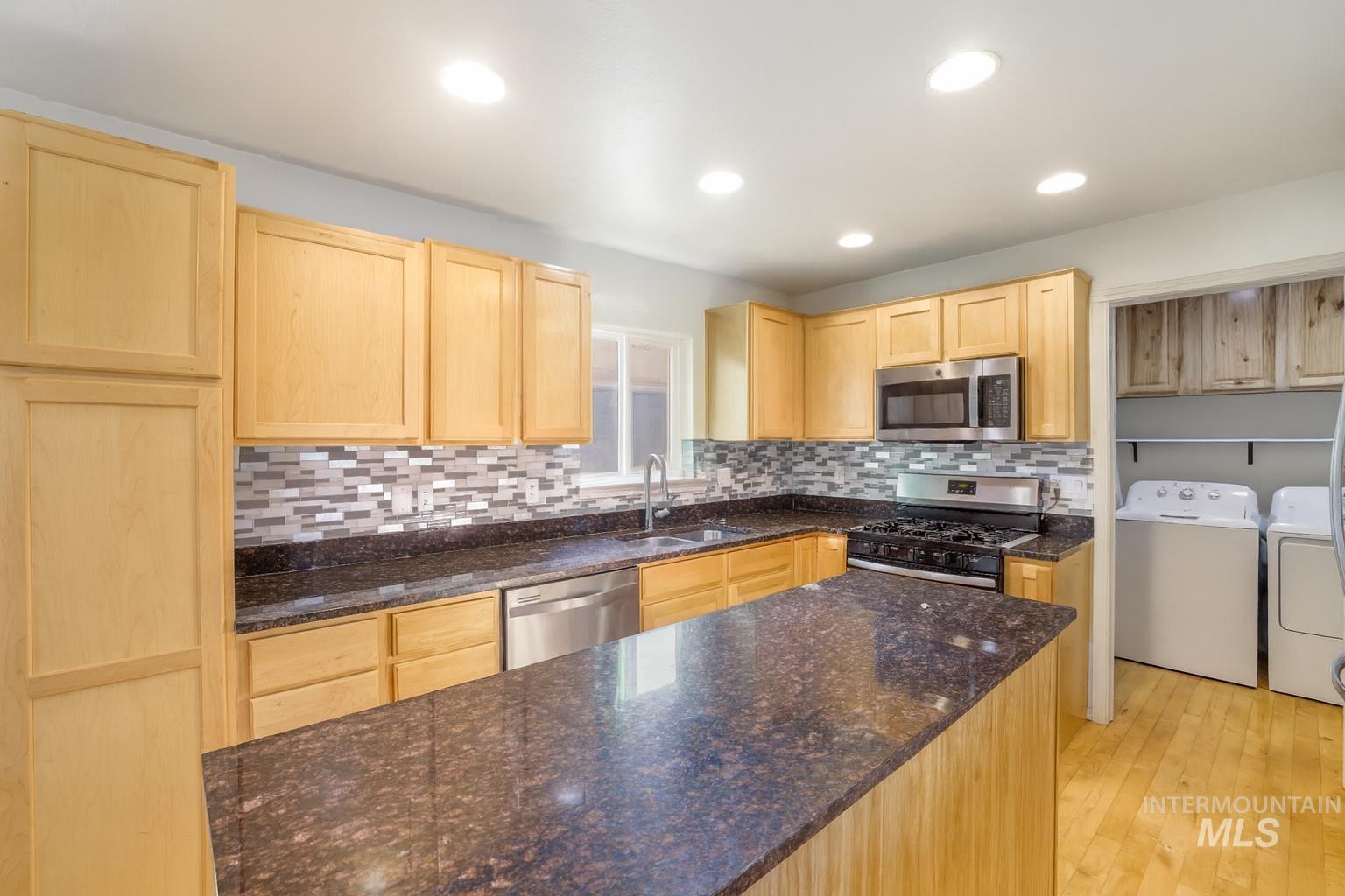 577 Hunter, Twin Falls, Idaho 83301, 4 Bedrooms, 2.5 Bathrooms, Residential For Sale, Price $355,000, 98969923